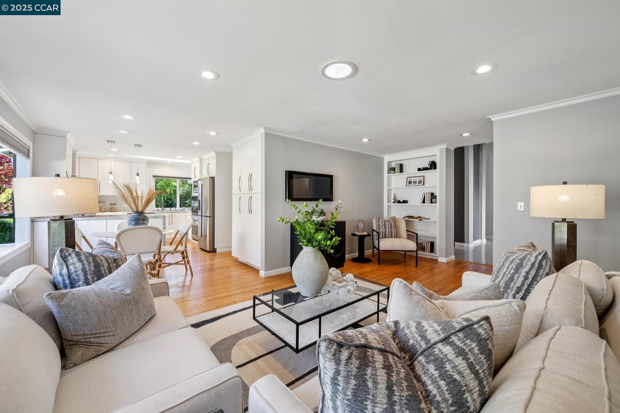 3245 Newport Court