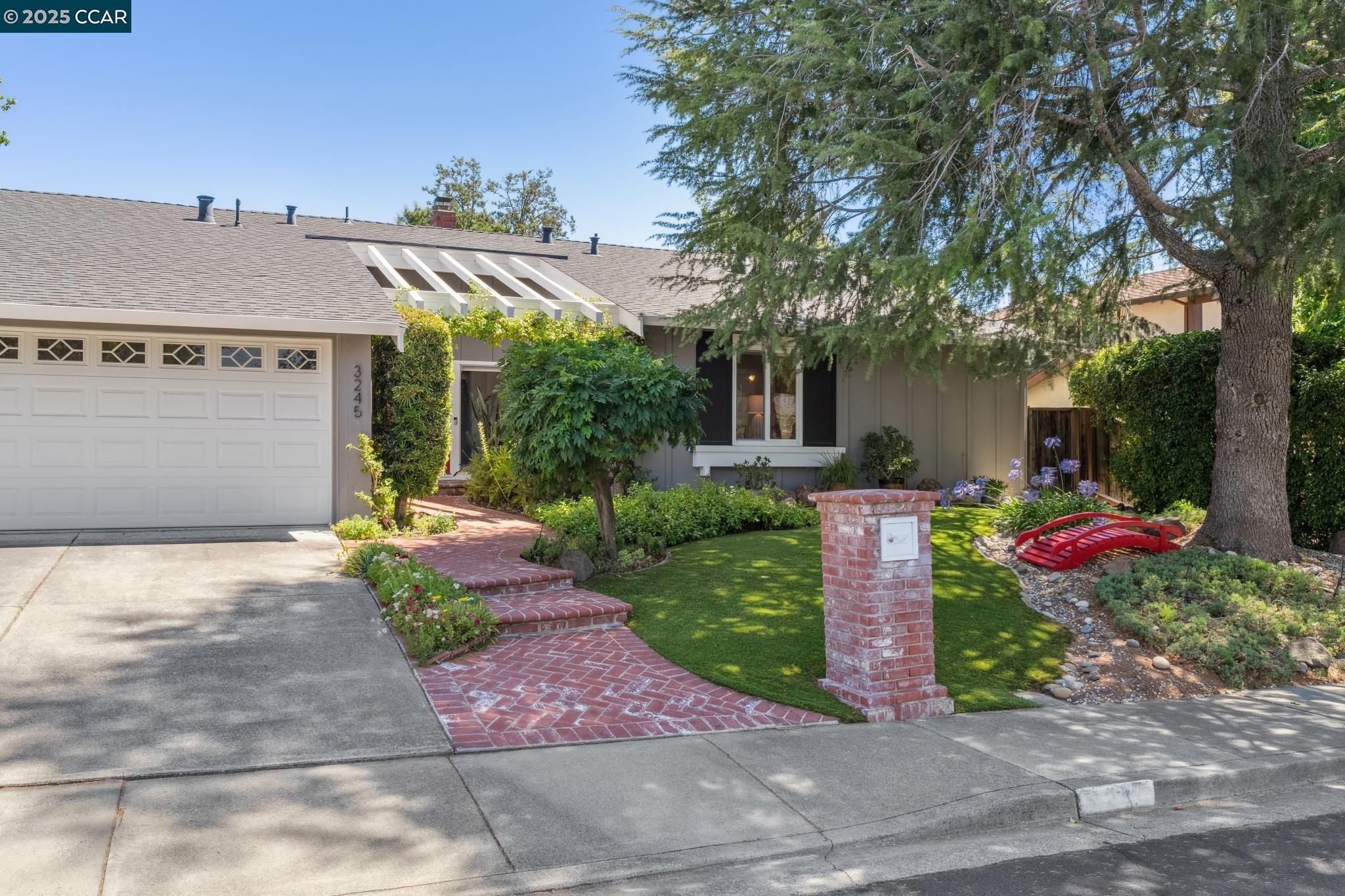 3245 Newport Court