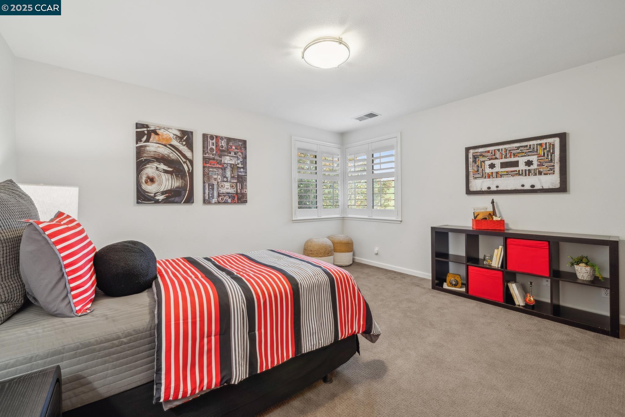 460 Silver Hollow Dr.