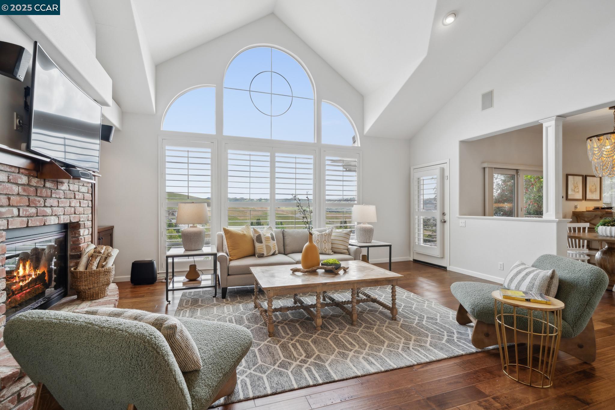 460 Silver Hollow Dr.