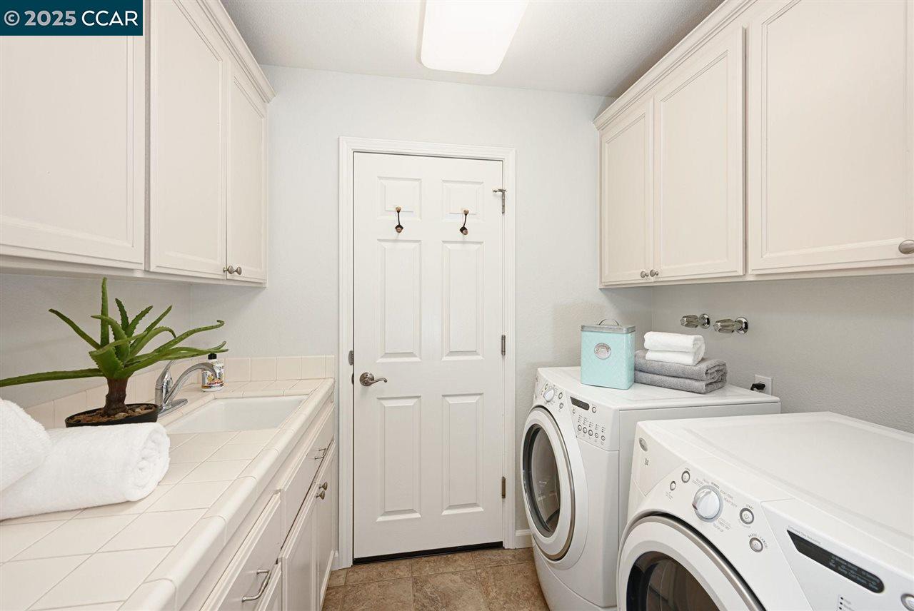 460 Silver Hollow Dr.