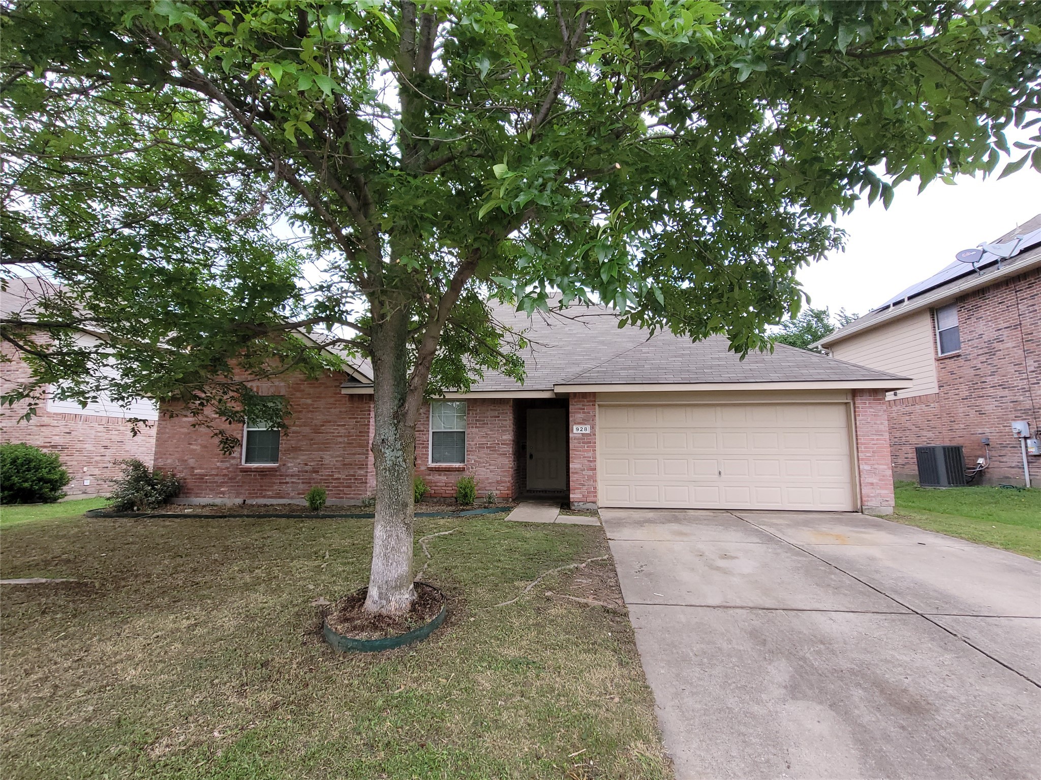 928 Cedar Creek
