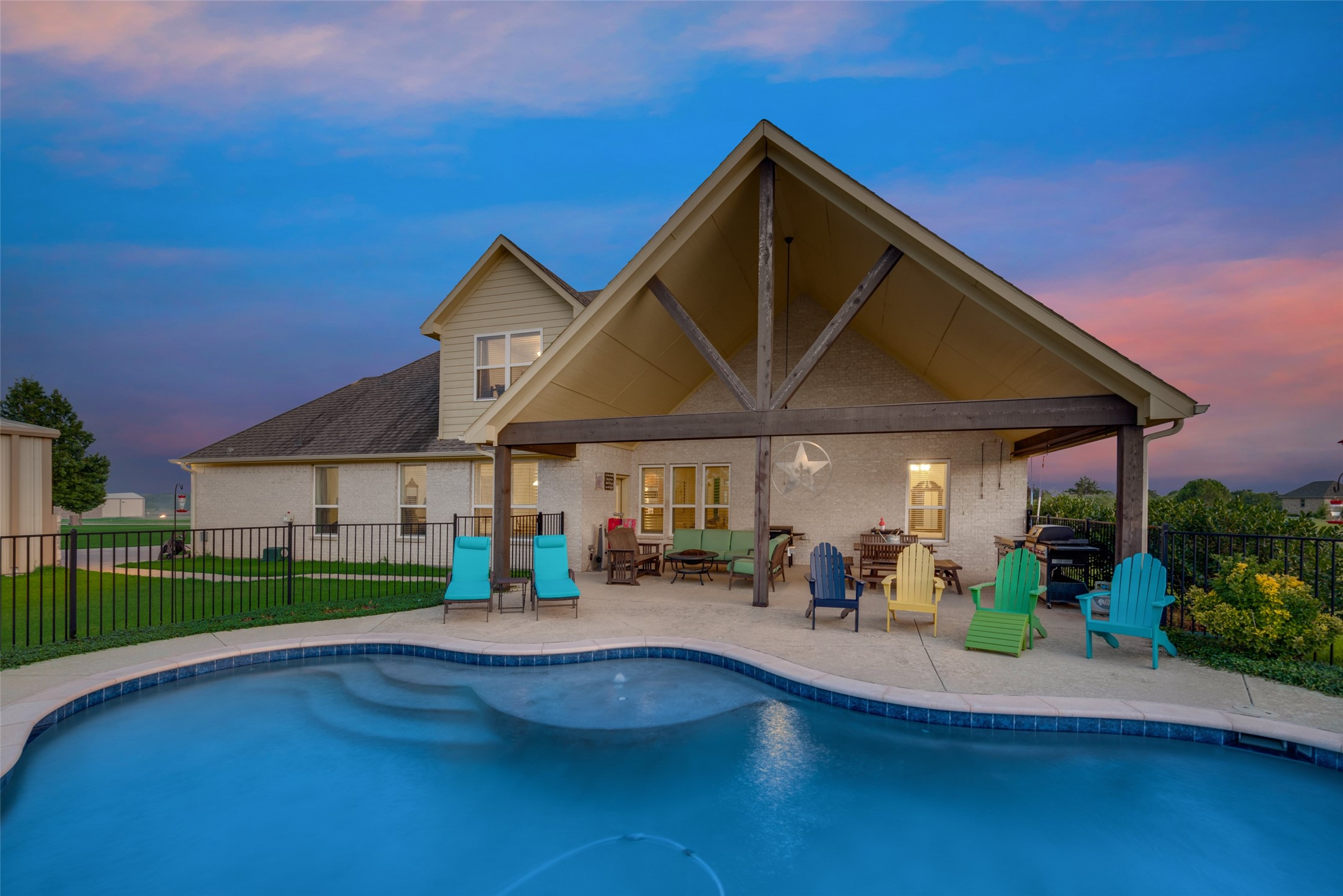5046 Red Oak Drive