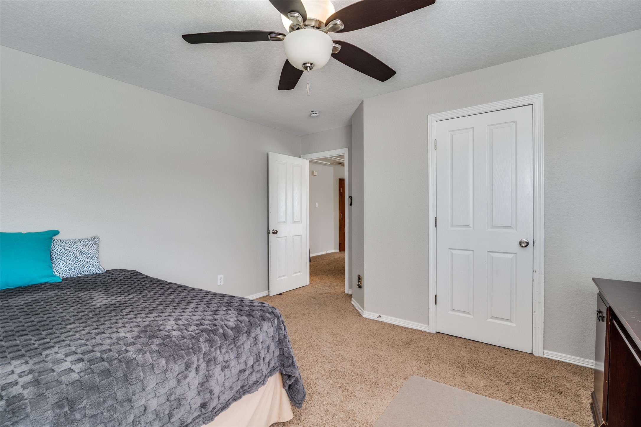 212 Lionhart Place