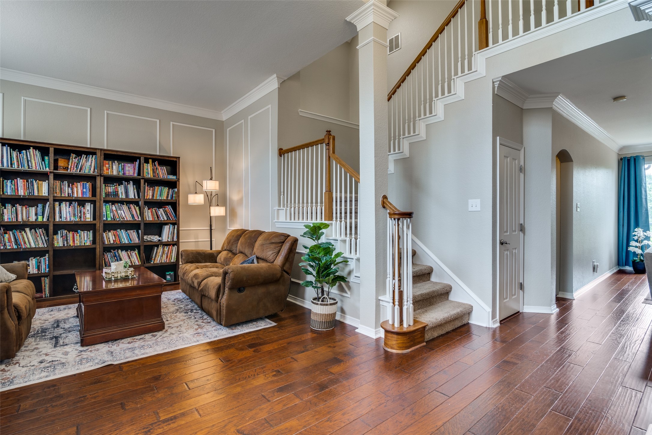 212 Lionhart Place