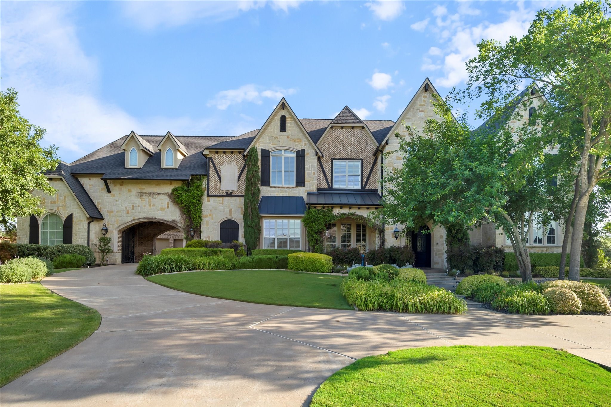 1229 Manchester Drive