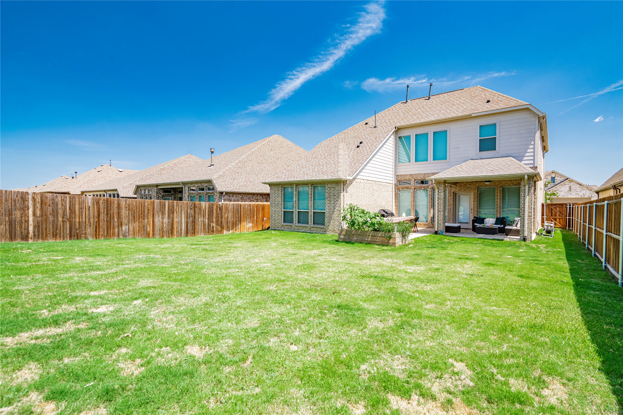 1507 Calcot Lane