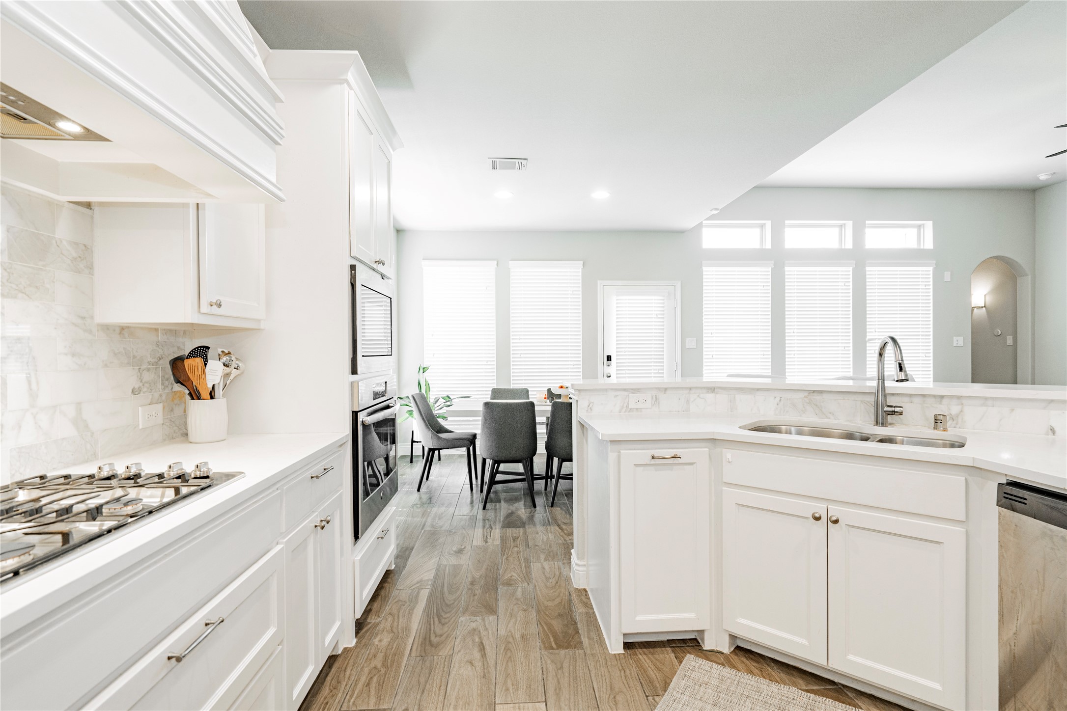 1507 Calcot Lane