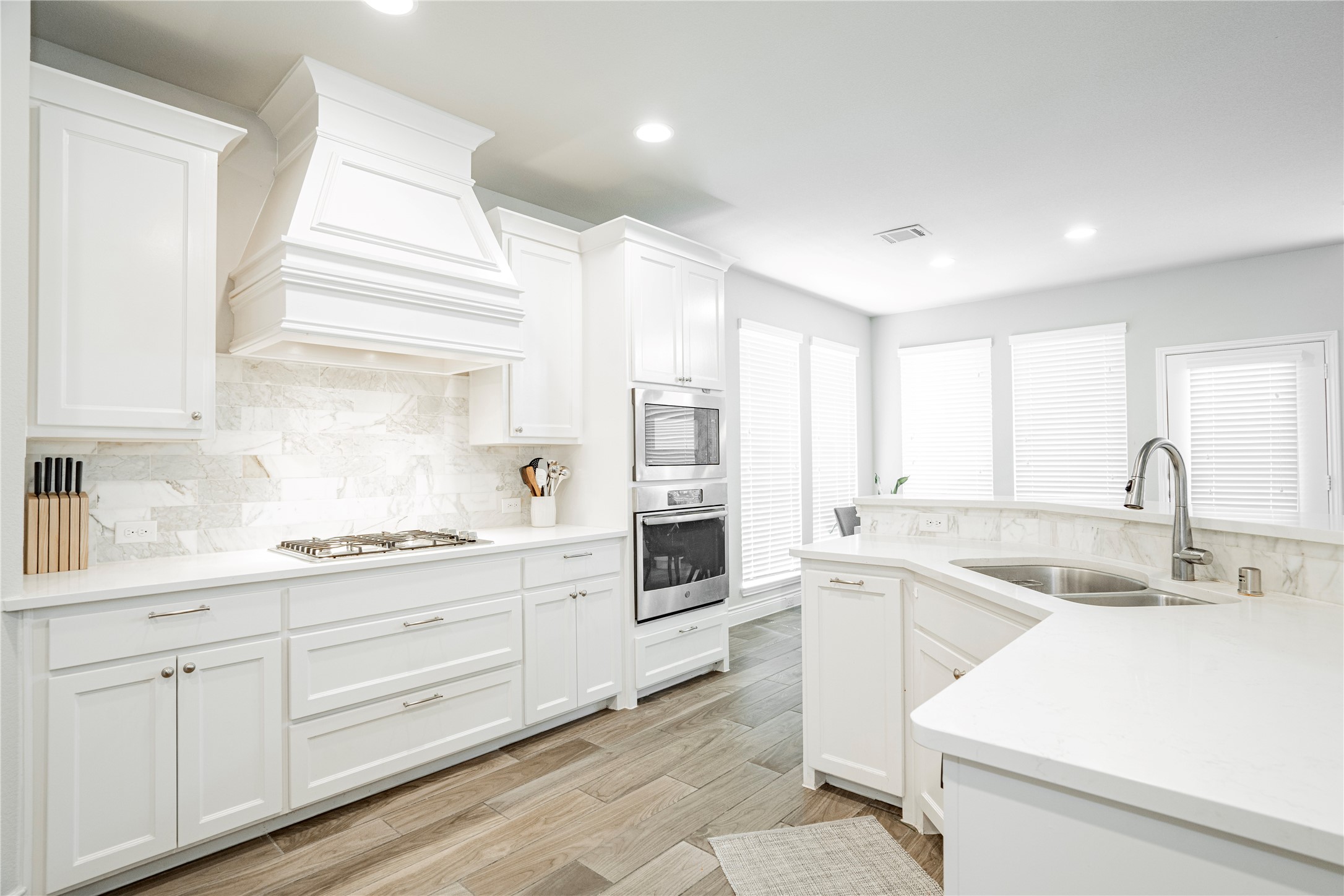 1507 Calcot Lane