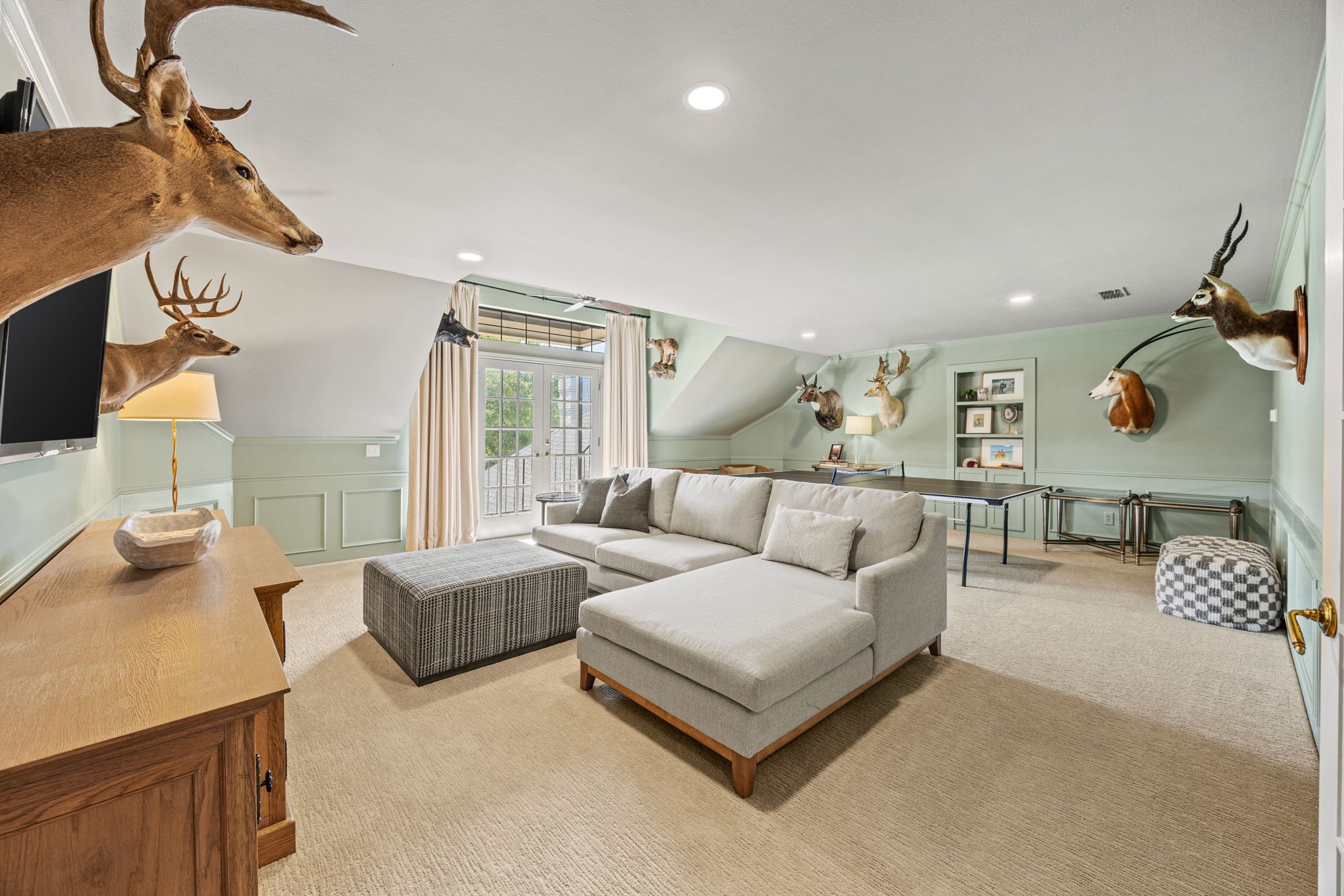 3 Meadowlake Drive