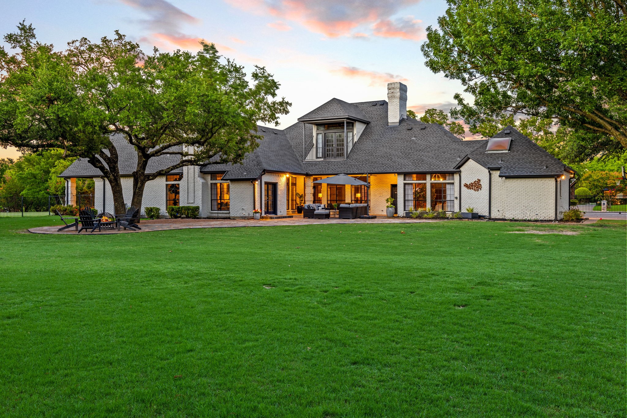 3 Meadowlake Drive