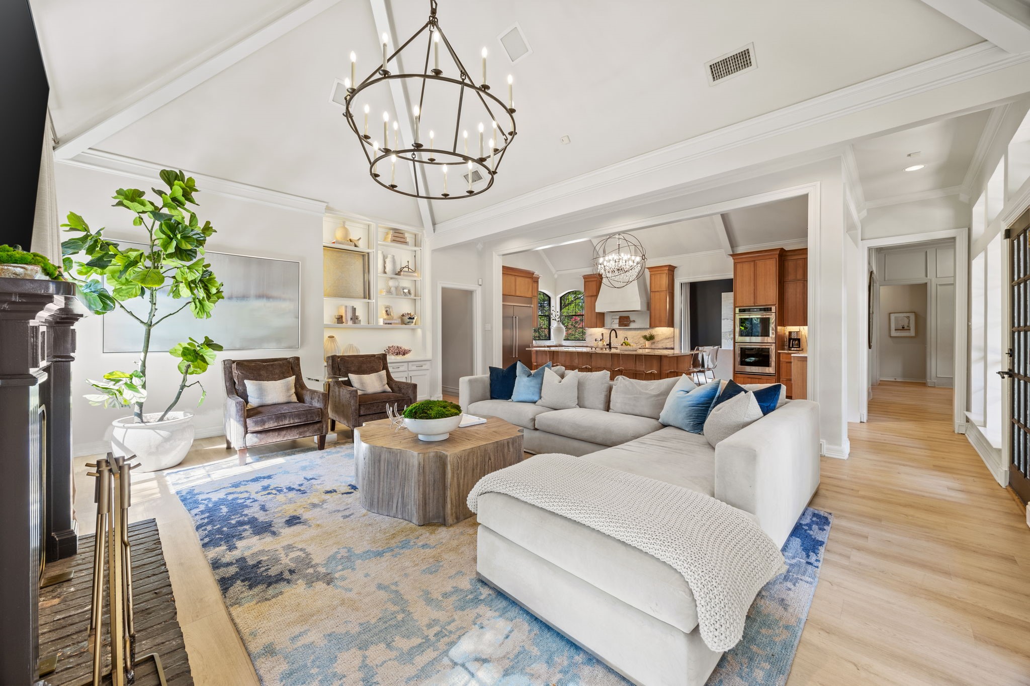 3 Meadowlake Drive