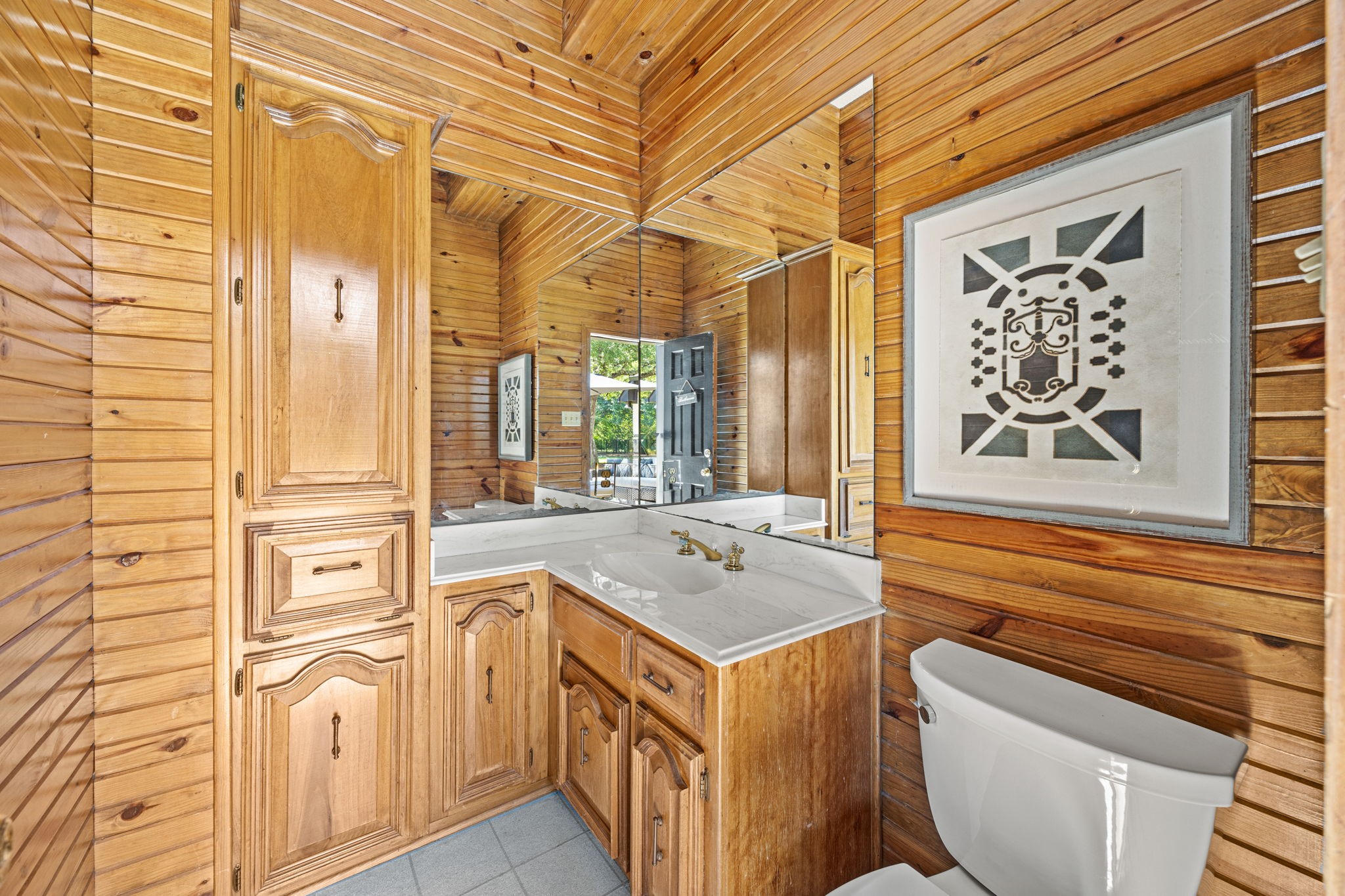 3 Meadowlake Drive
