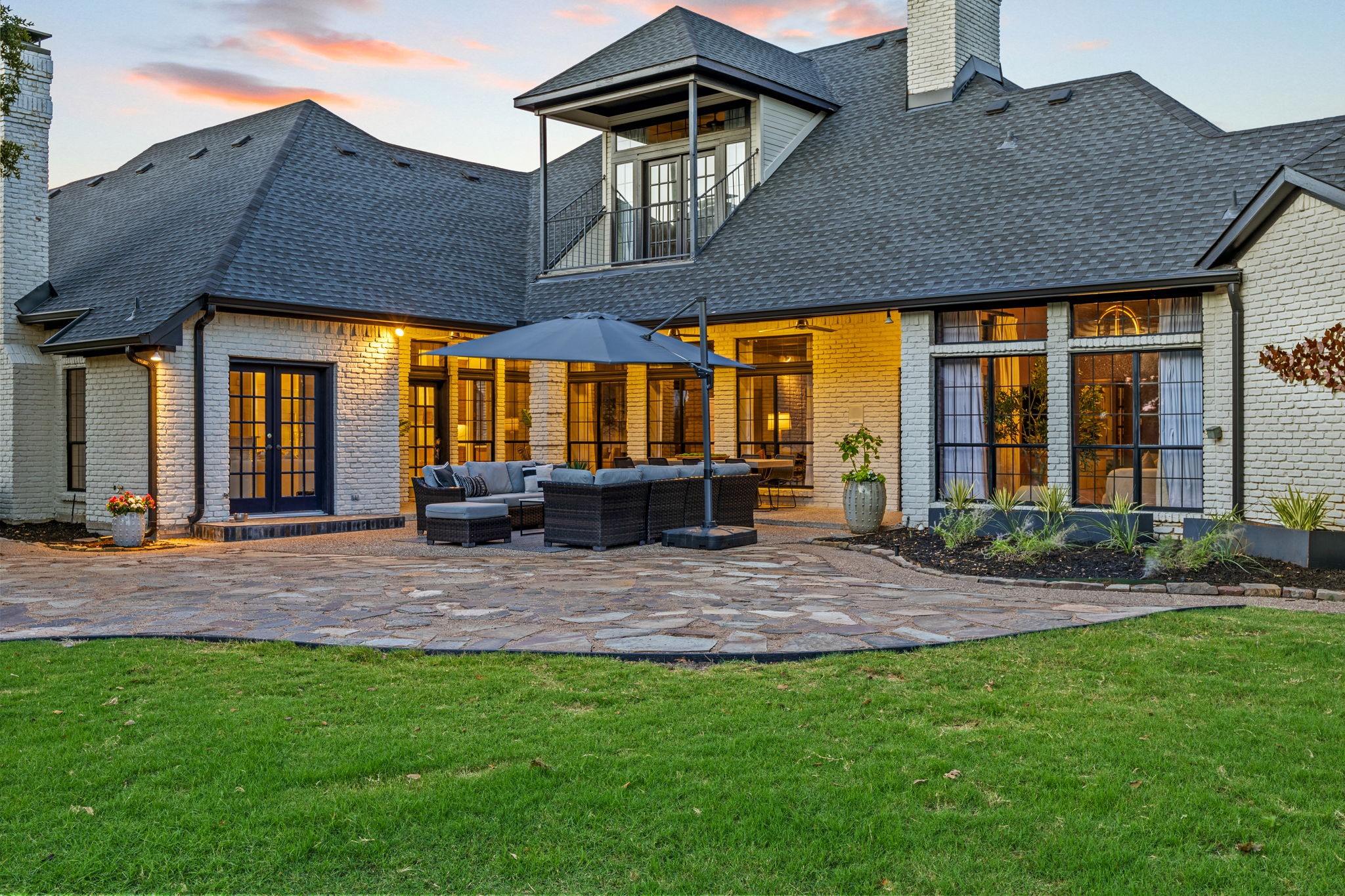 3 Meadowlake Drive