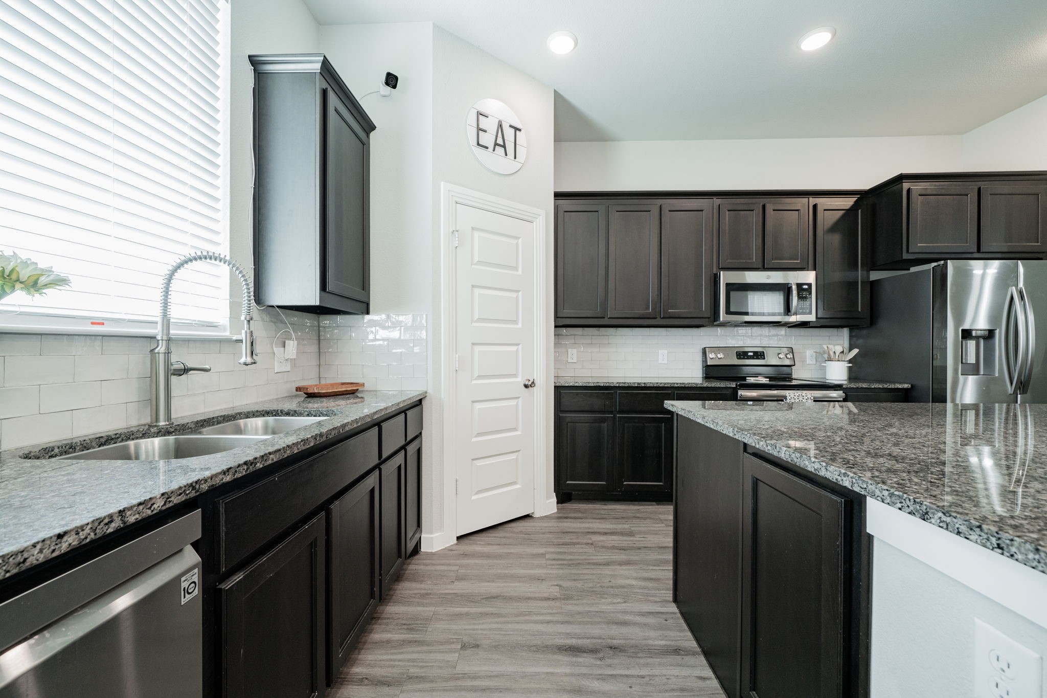 2142 Mossbrook Drive