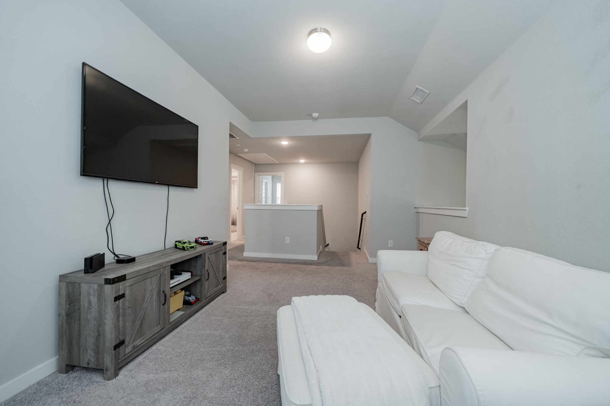 2142 Mossbrook Drive