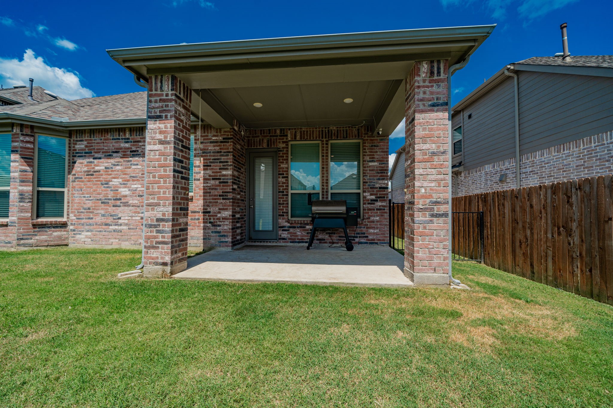 2142 Mossbrook Drive