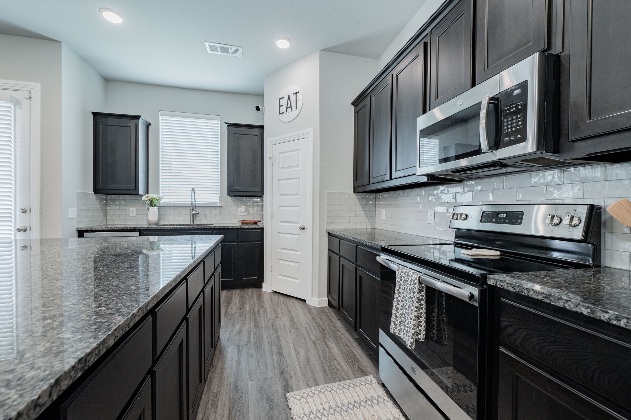 2142 Mossbrook Drive