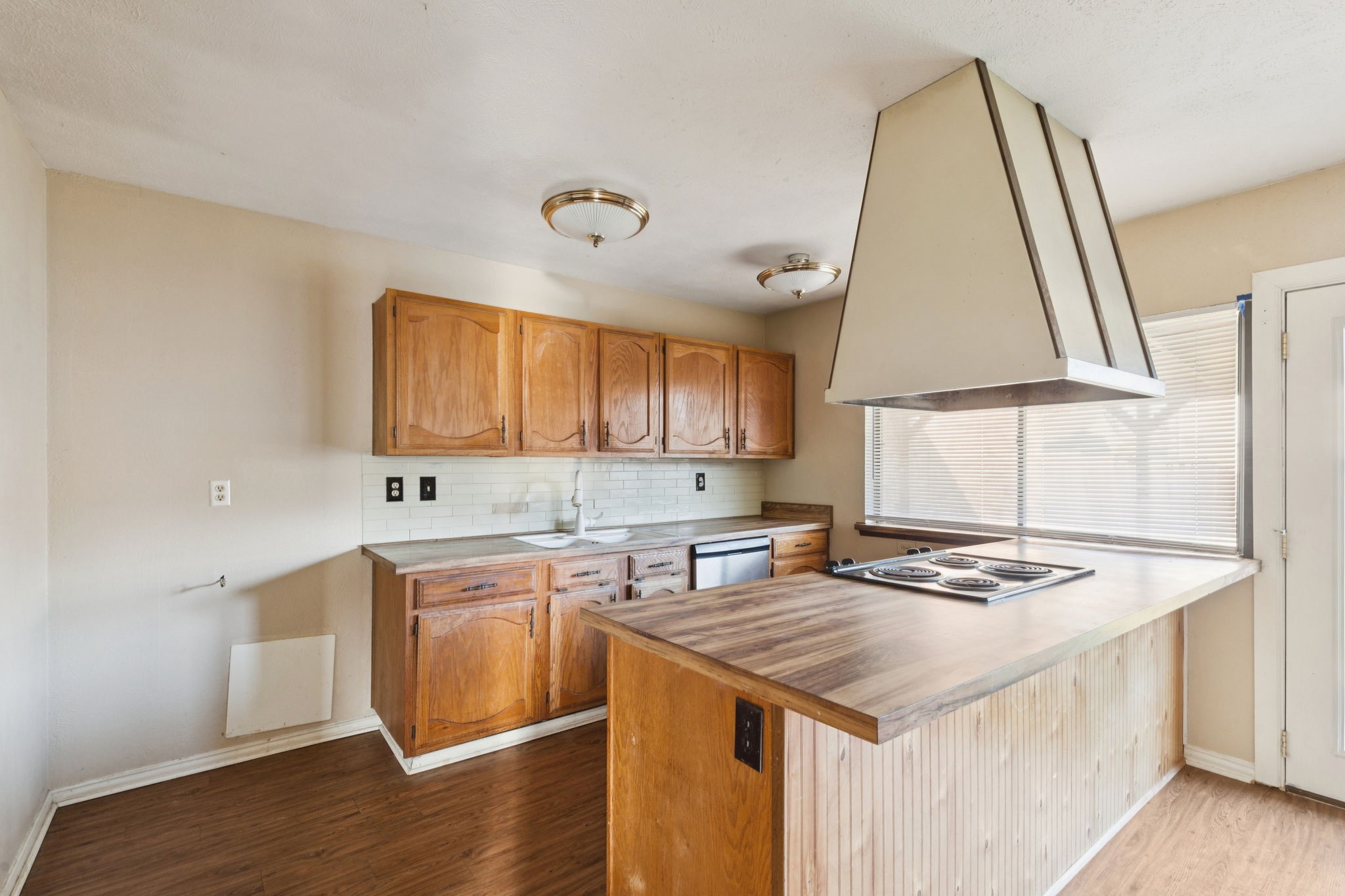 8505 Woodside Road