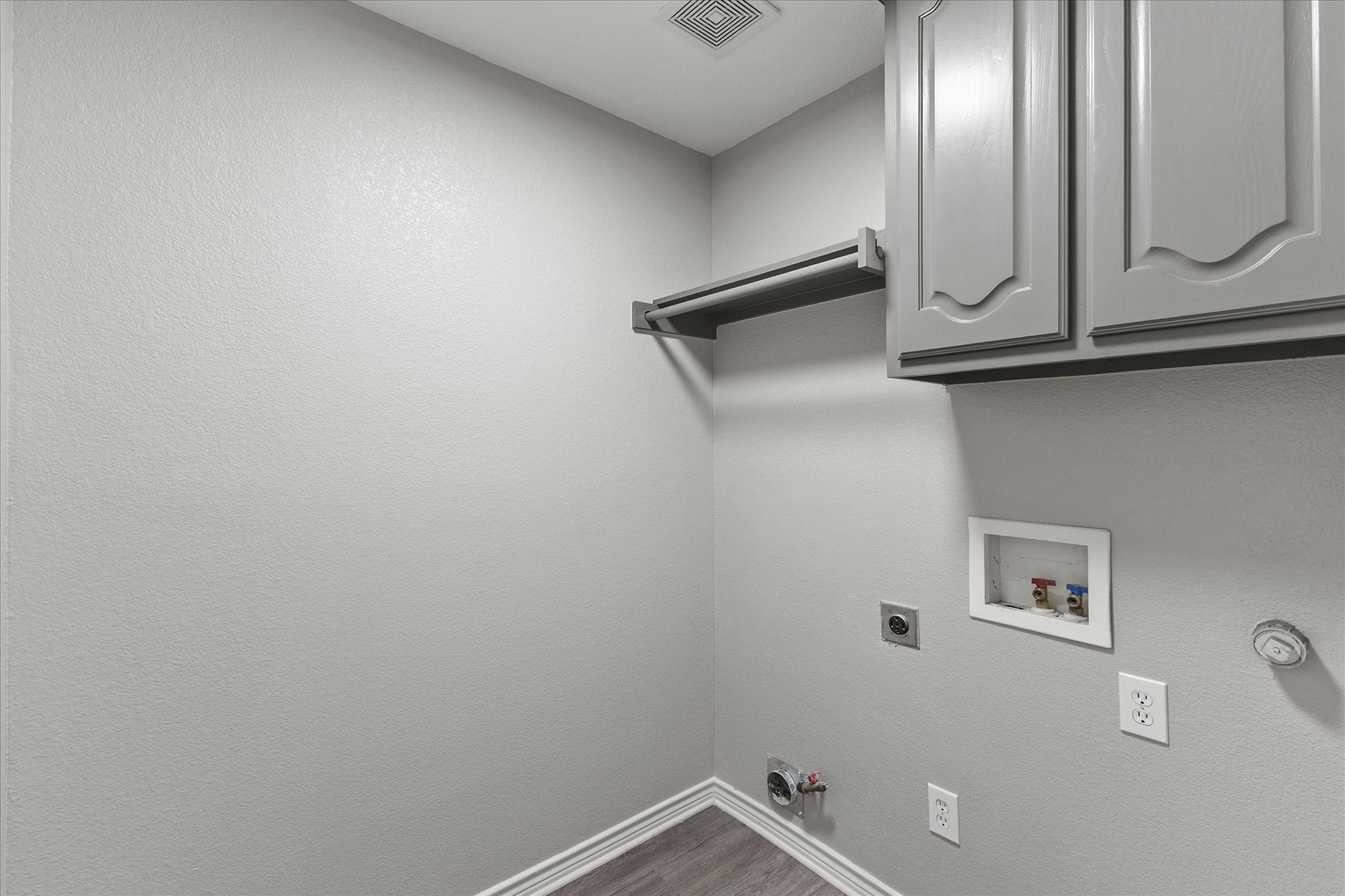 1142 Hidden Lakes Way