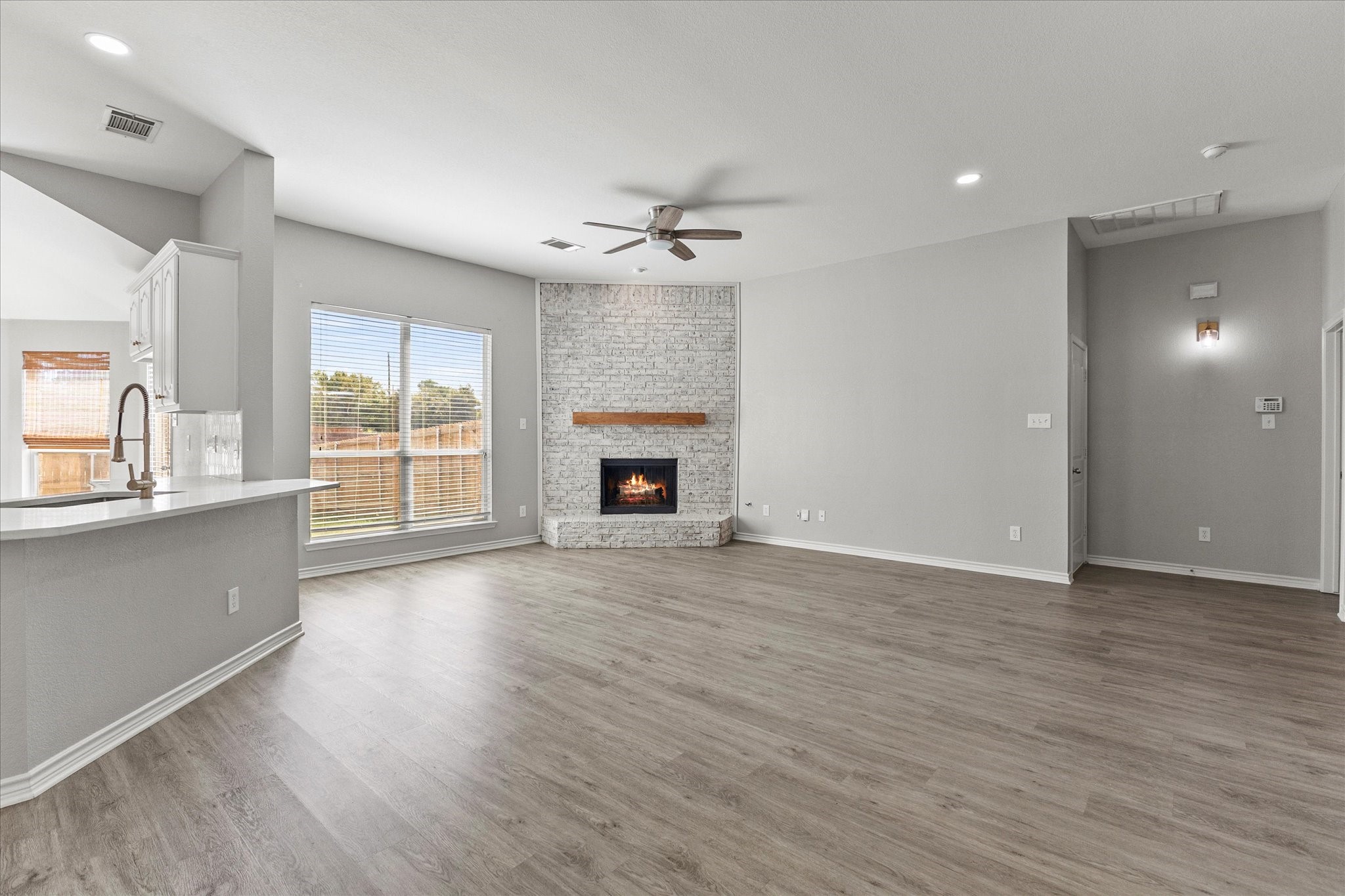 1142 Hidden Lakes Way