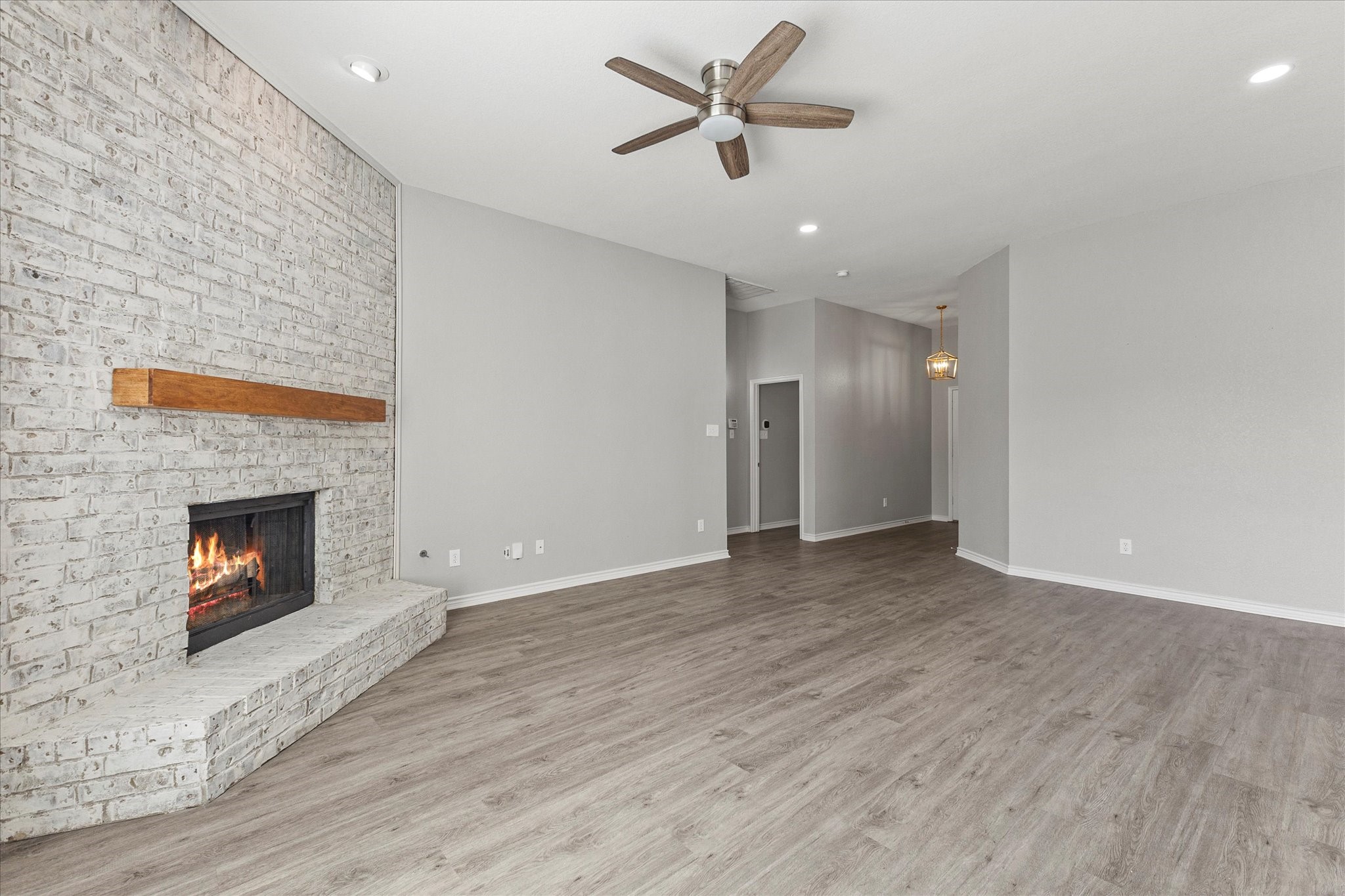 1142 Hidden Lakes Way