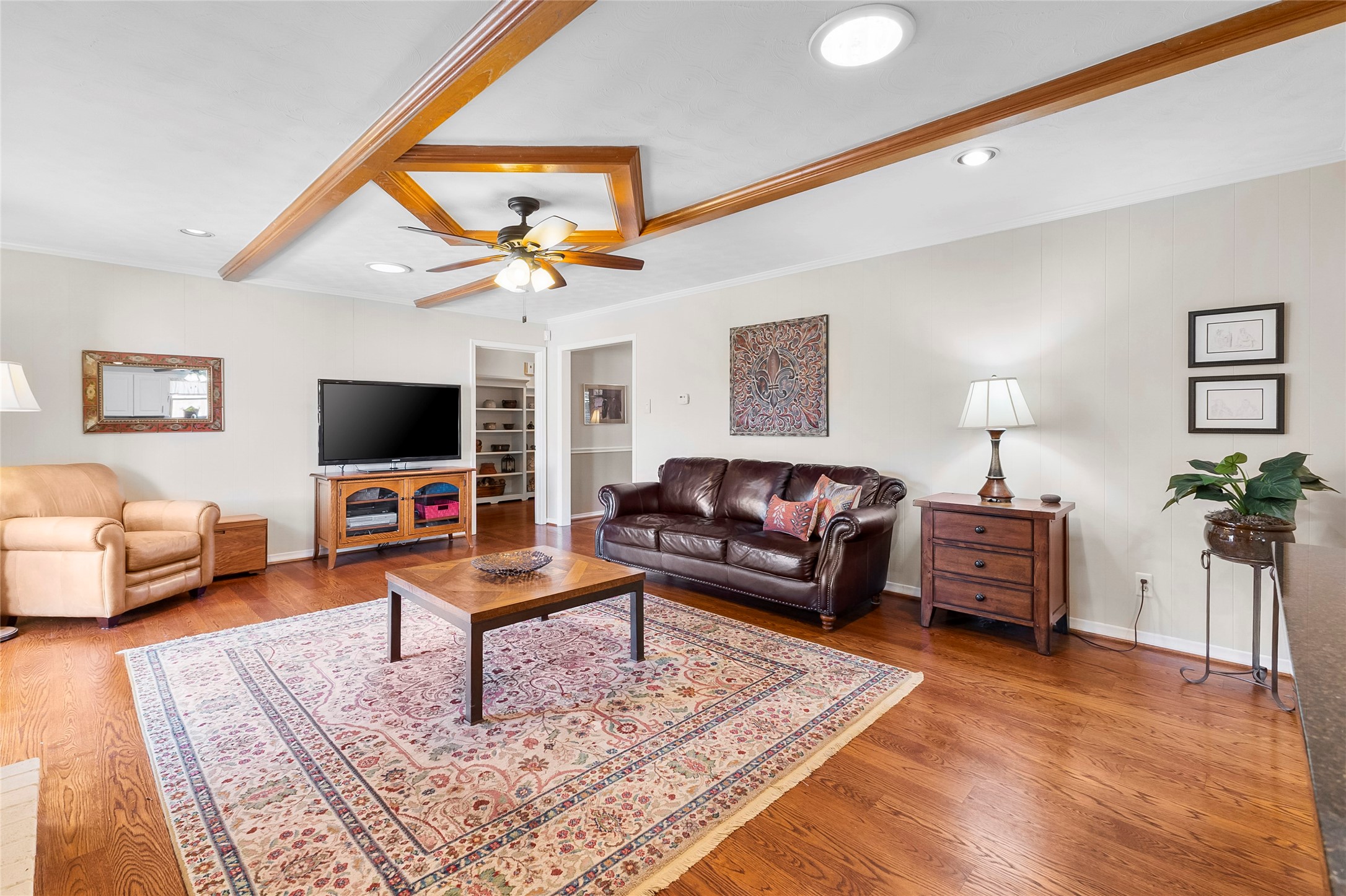 6305 Annapolis Lane