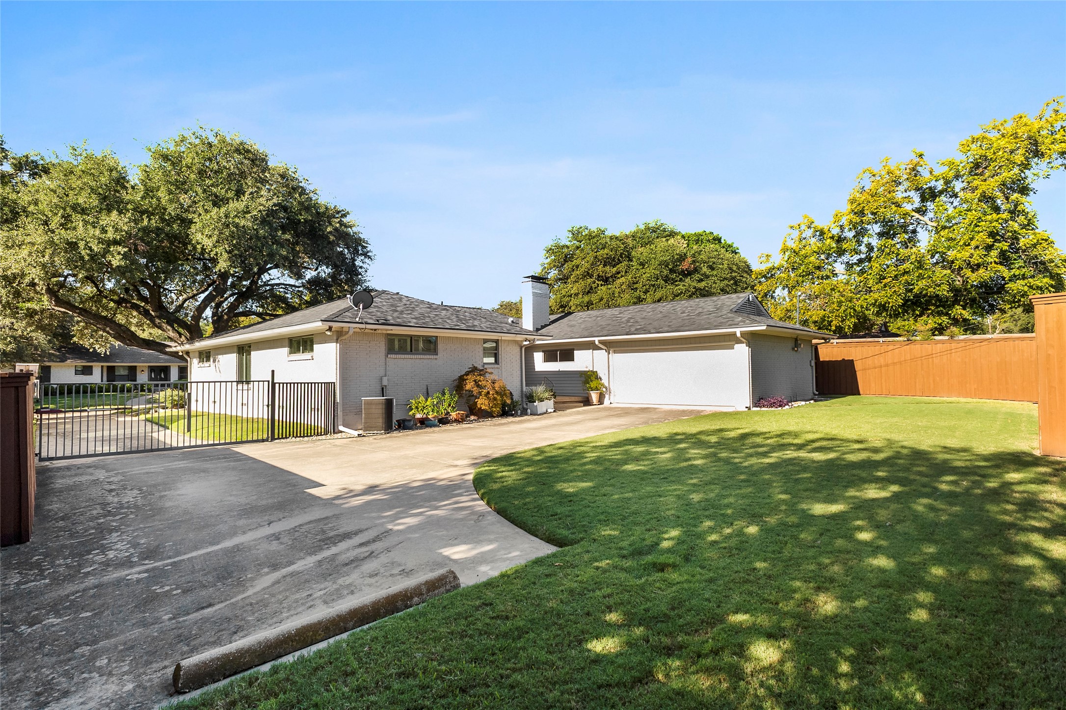 6305 Annapolis Lane