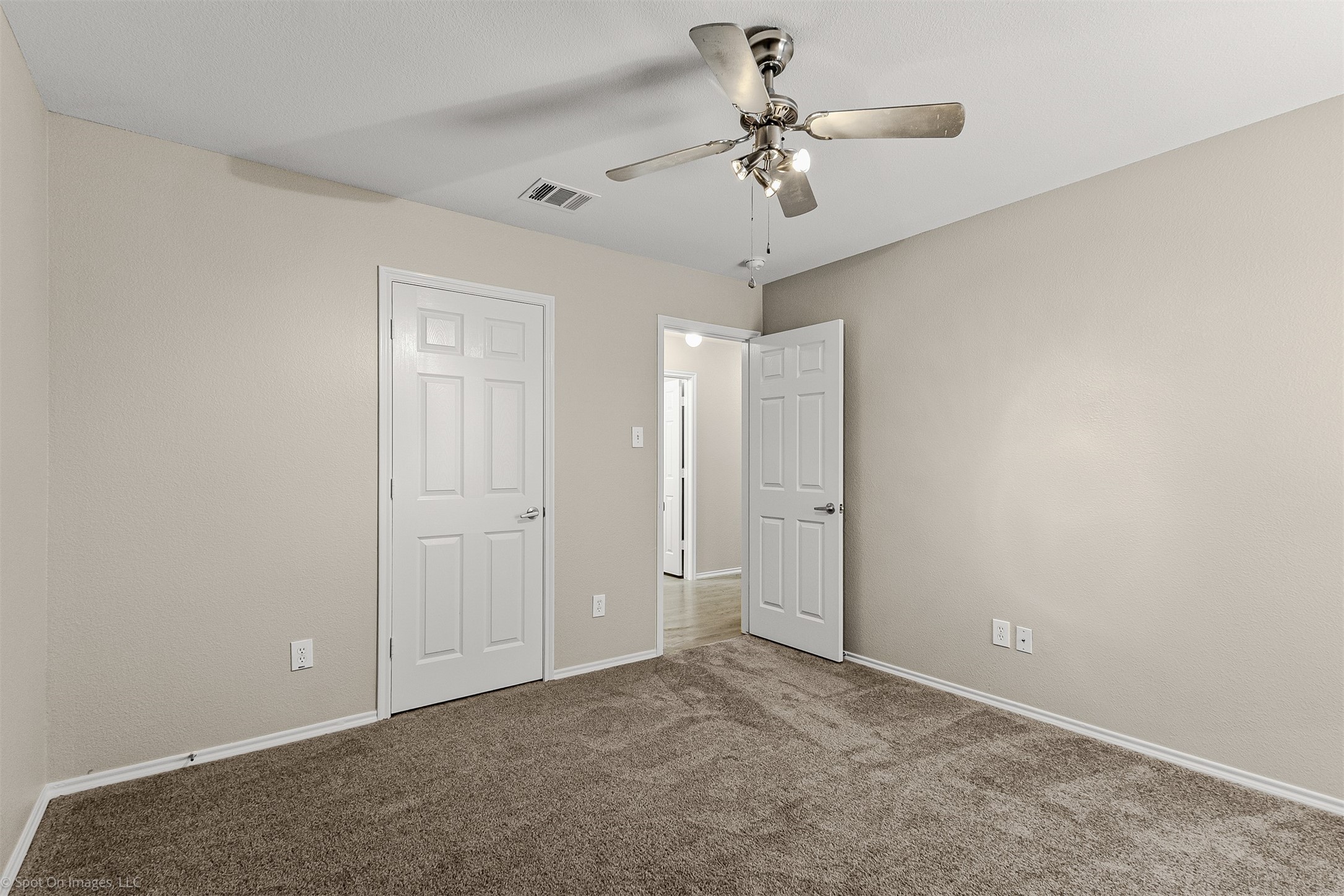 2821 Mockingbird Street