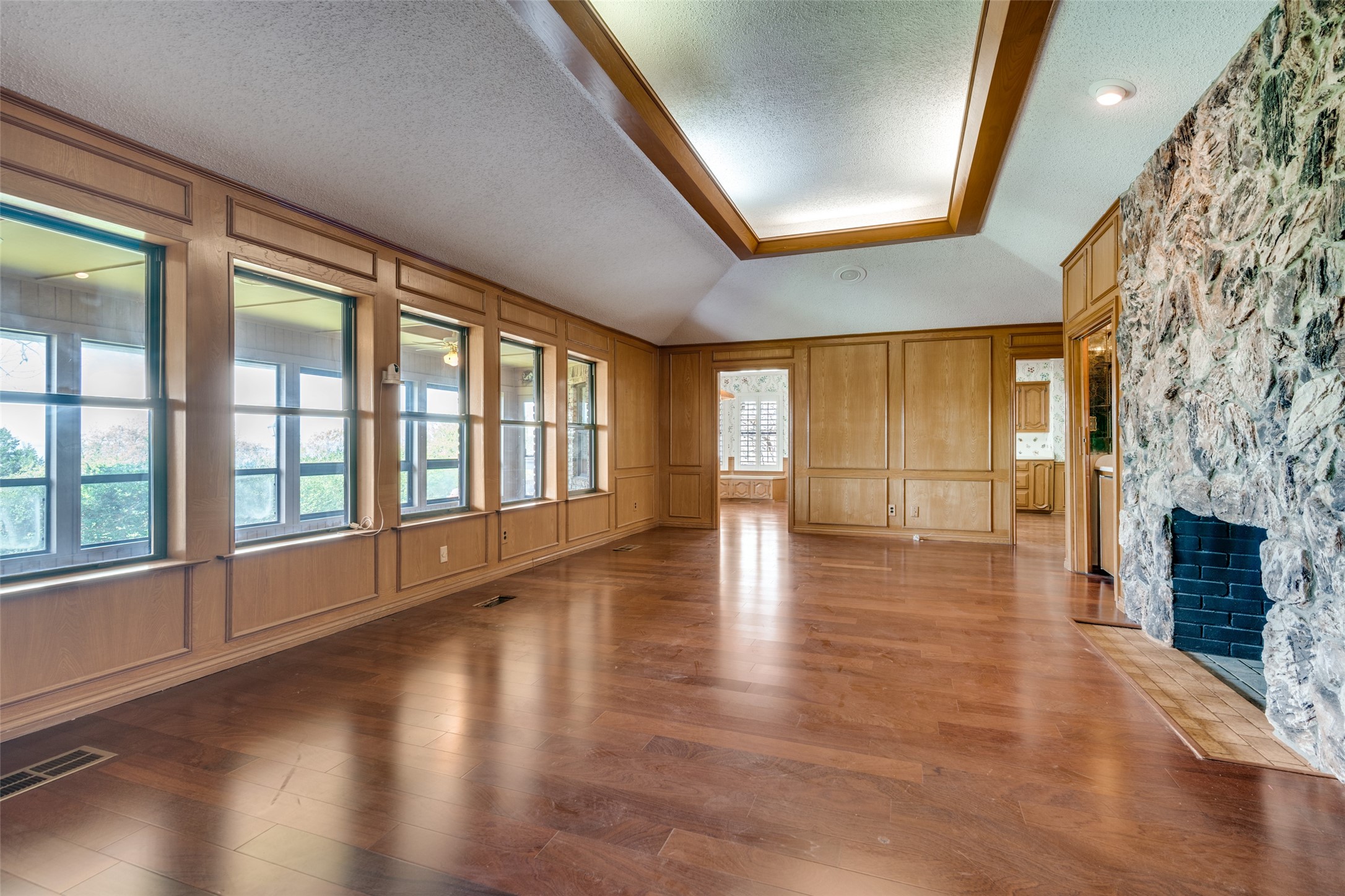 407 Yacht Club Drive