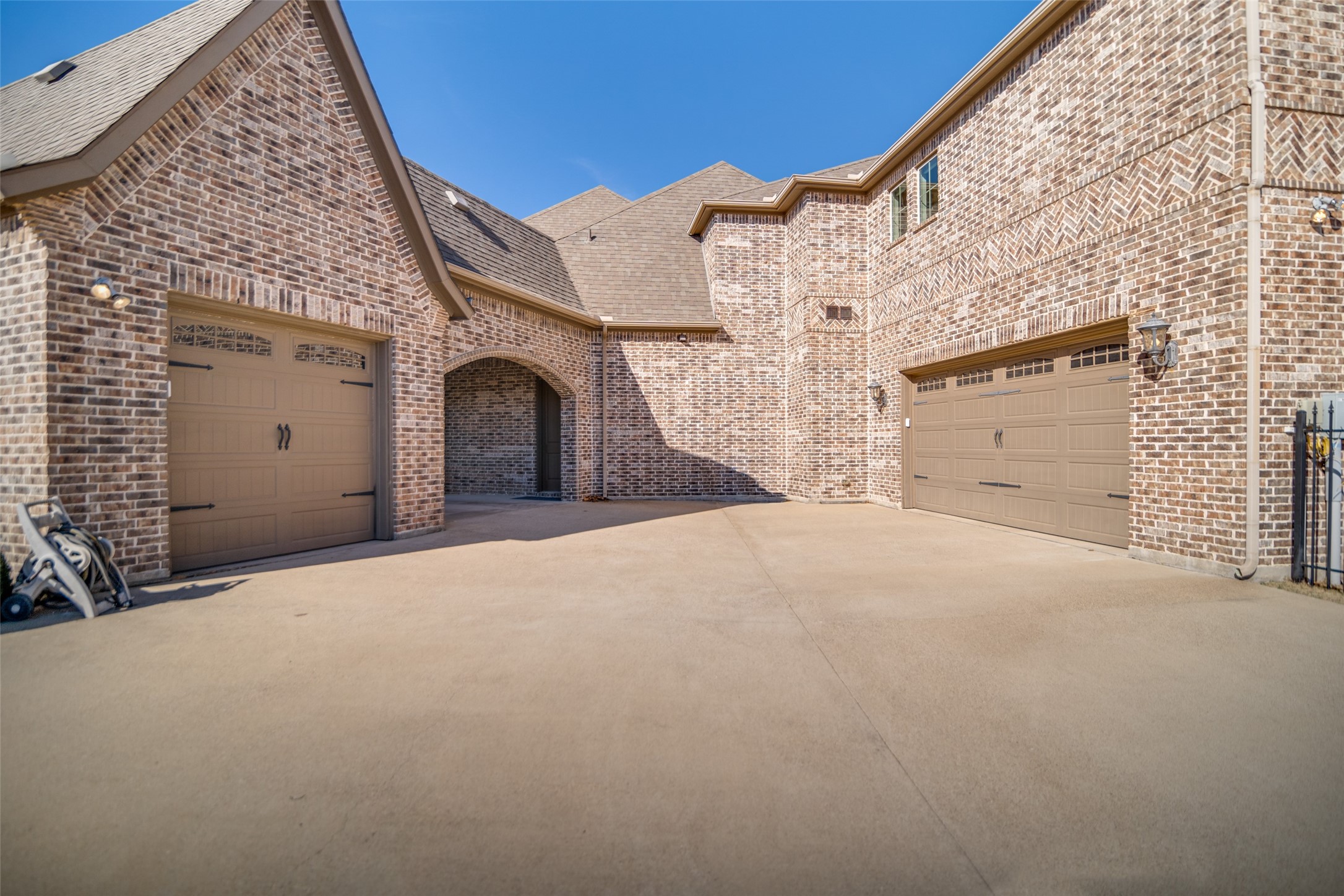 1115 Warwick Court