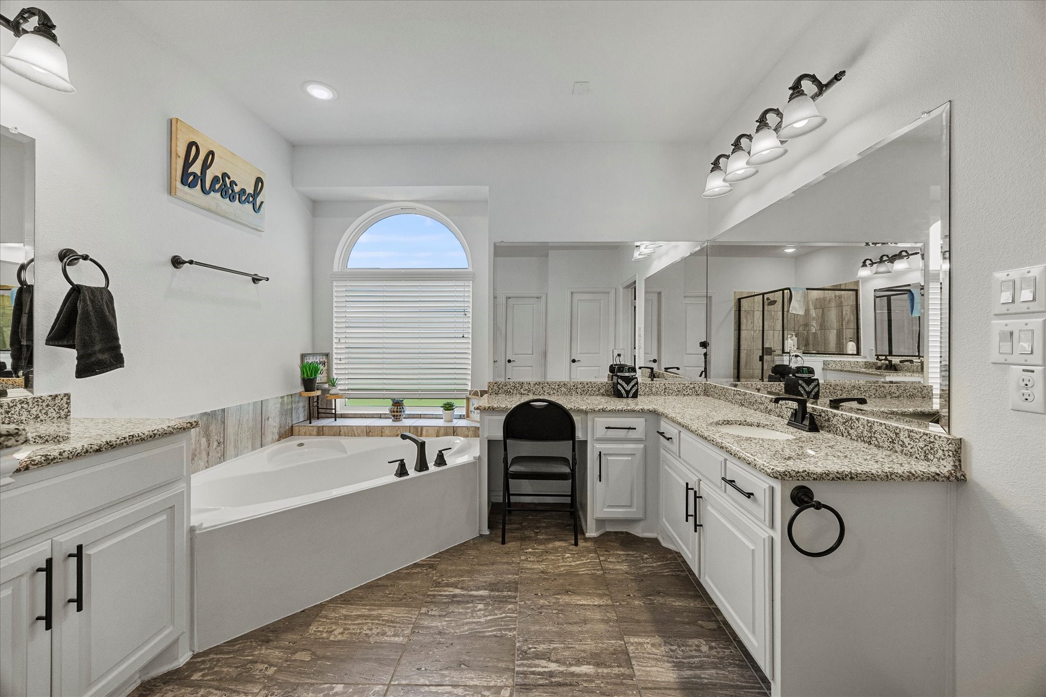 4306 Gulls Landing Circle