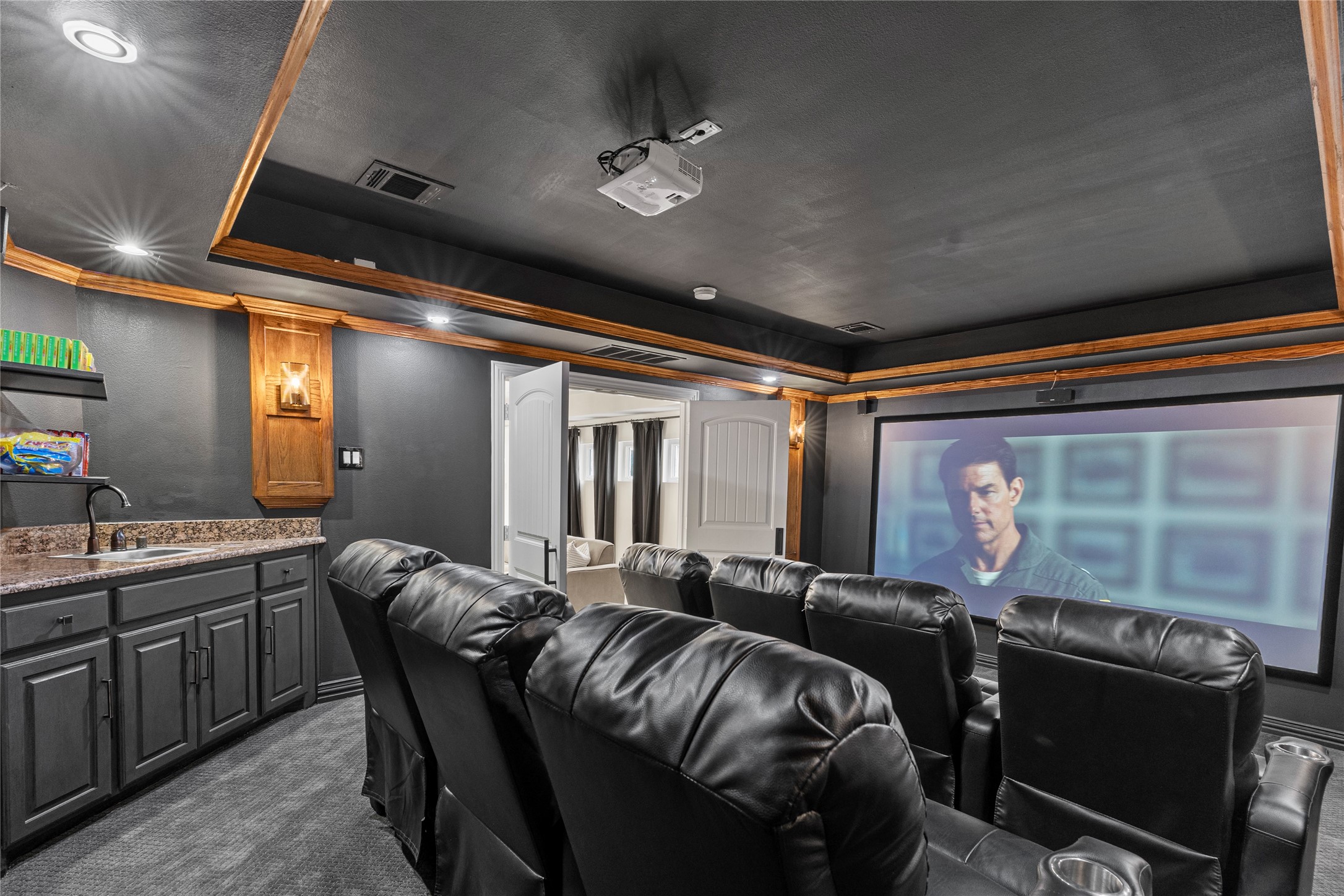 399 Wyndemere Boulevard