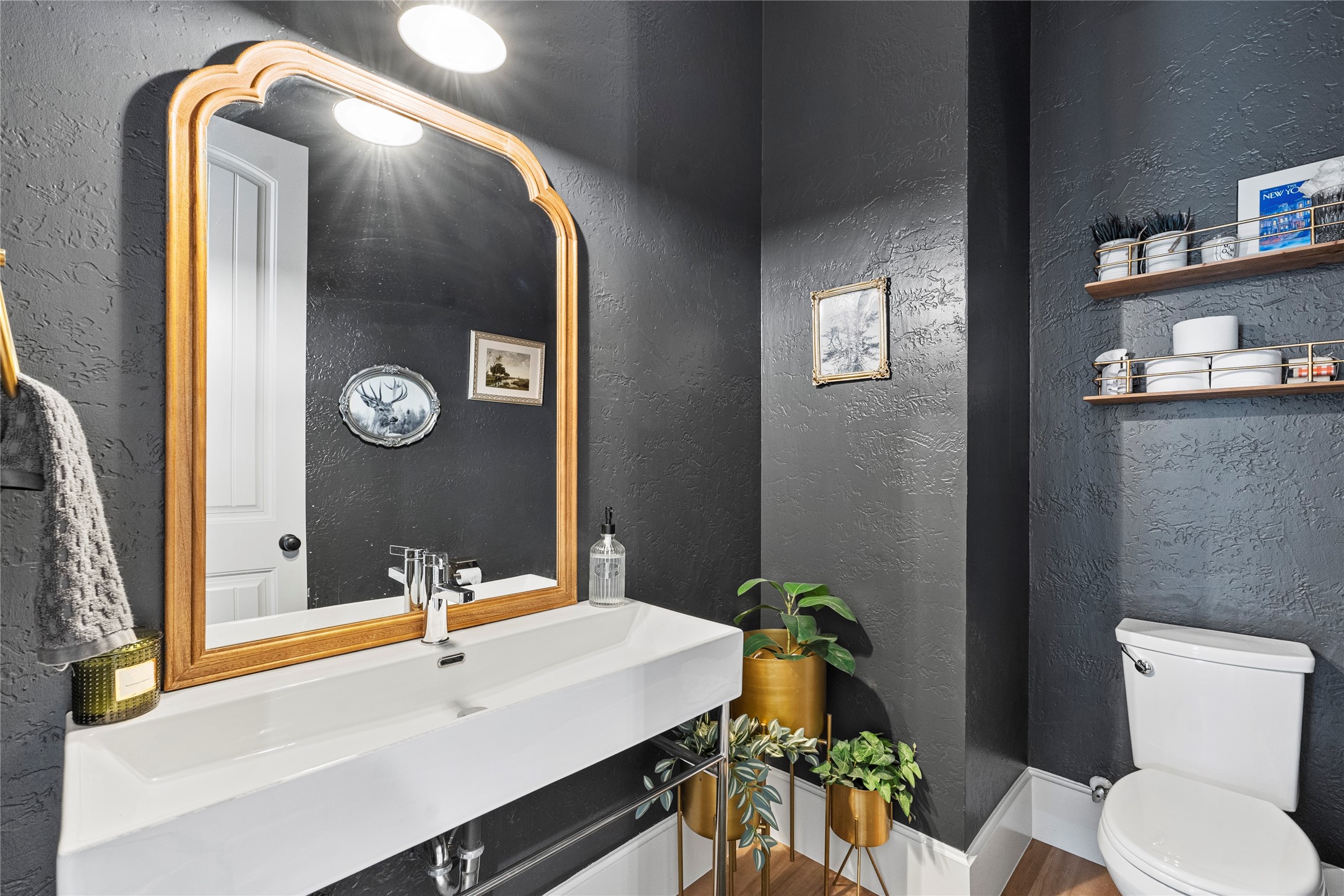 399 Wyndemere Boulevard