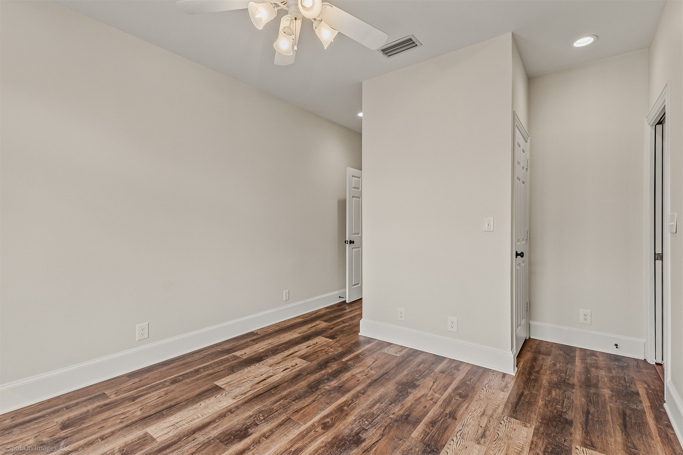 15183 Valley View