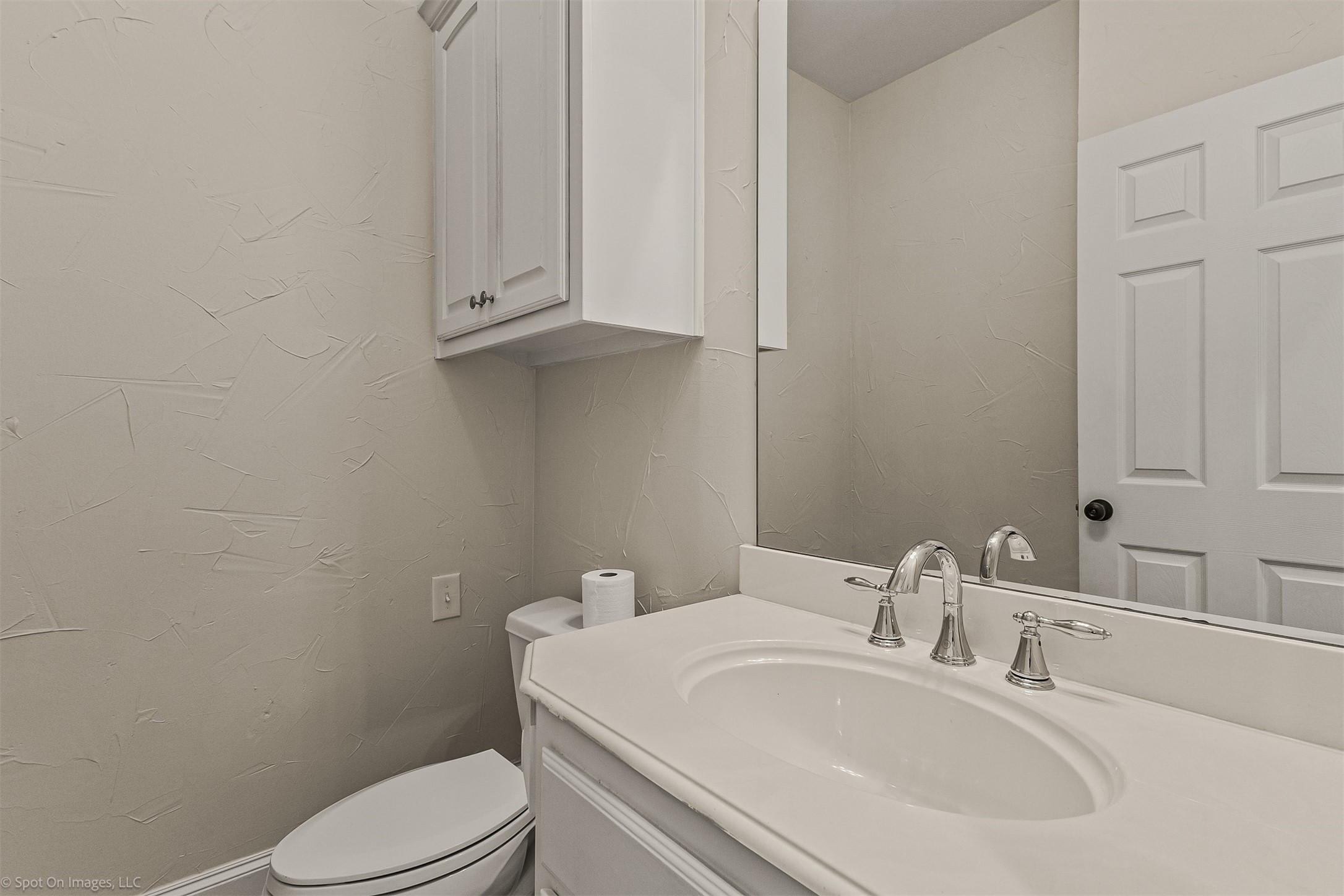 15183 Valley View
