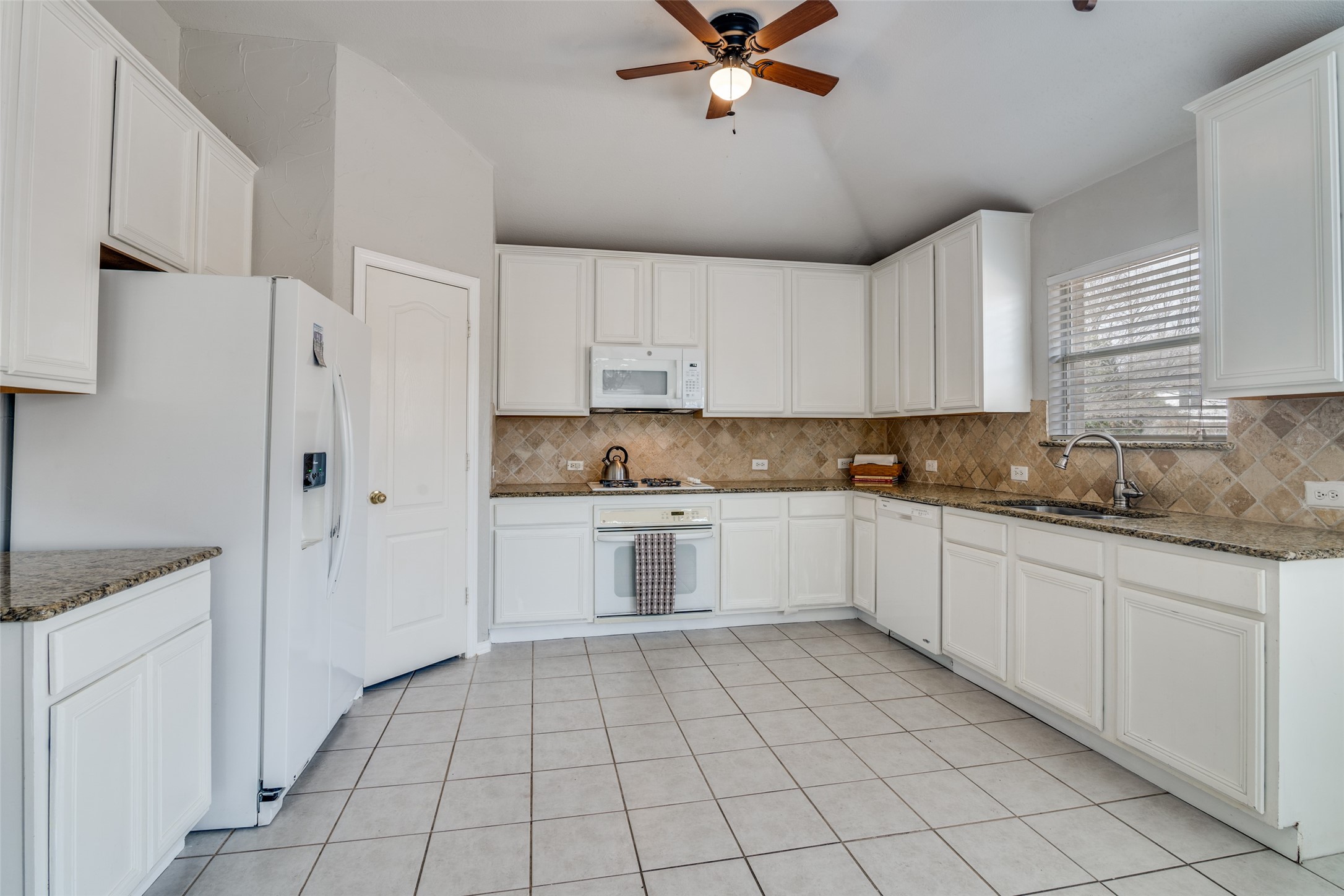 510 Bending Oaks Trail