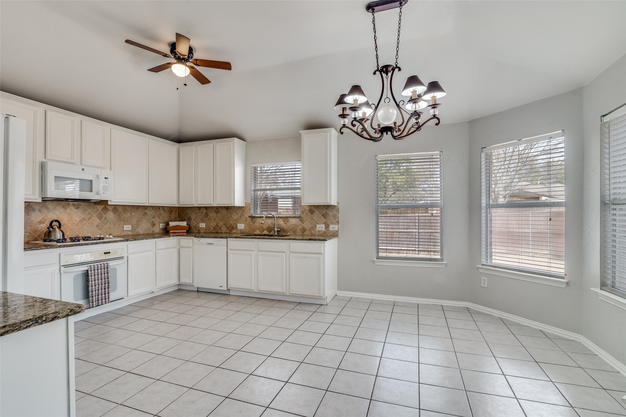 510 Bending Oaks Trail