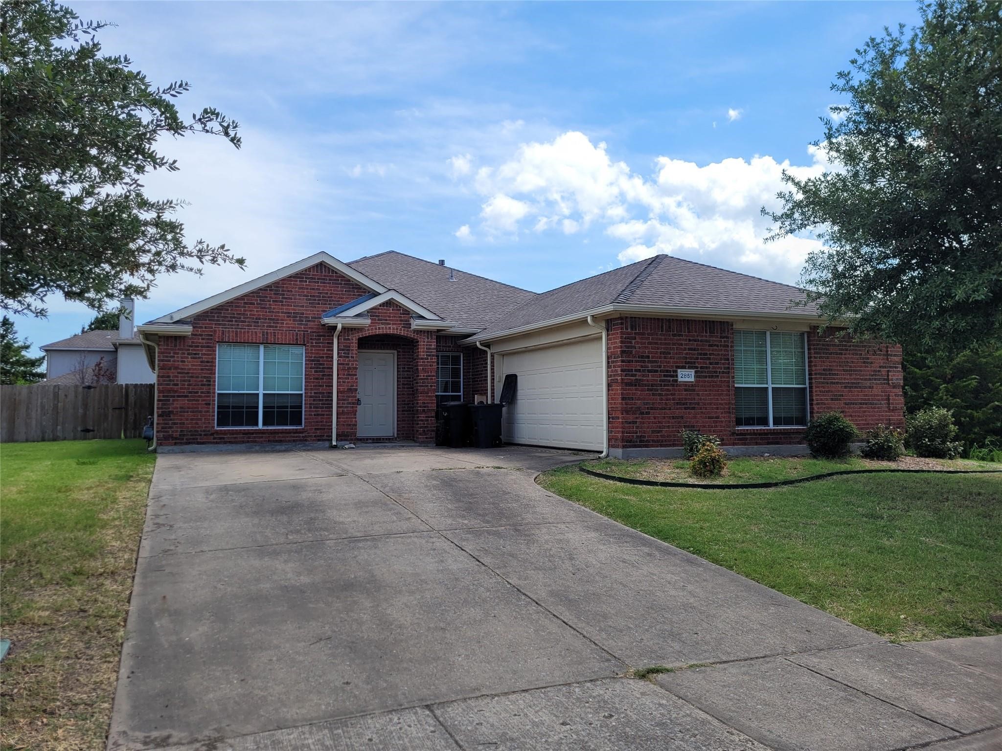 2851 Avery