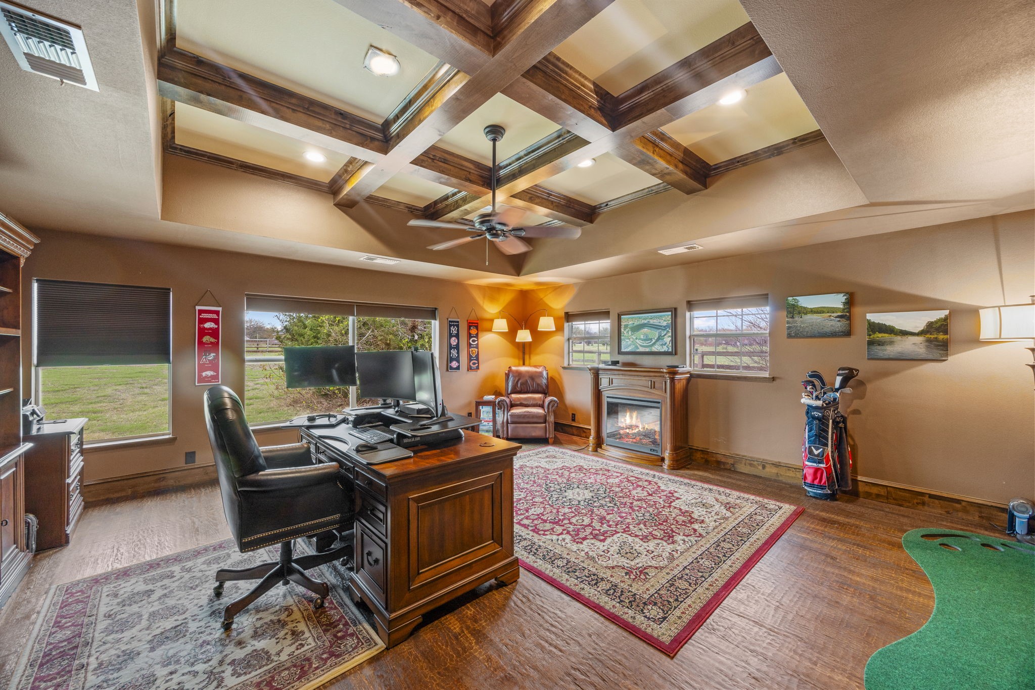 3 Meadowcreek Drive