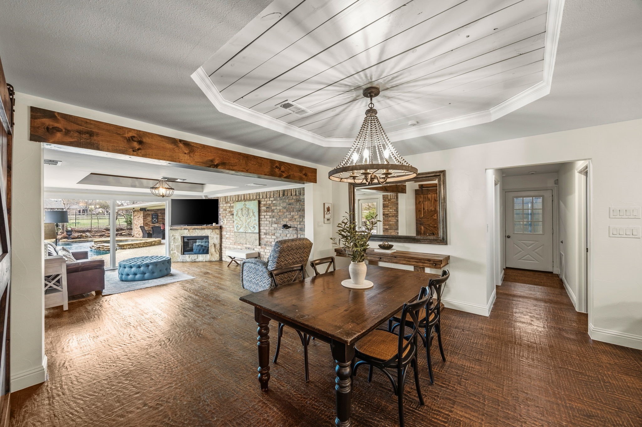 3 Meadowcreek Drive