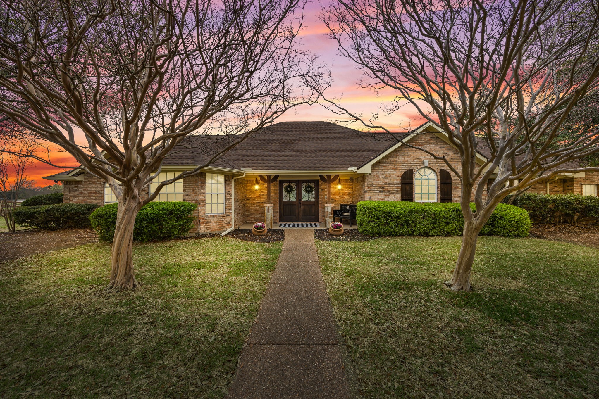 3 Meadowcreek Drive