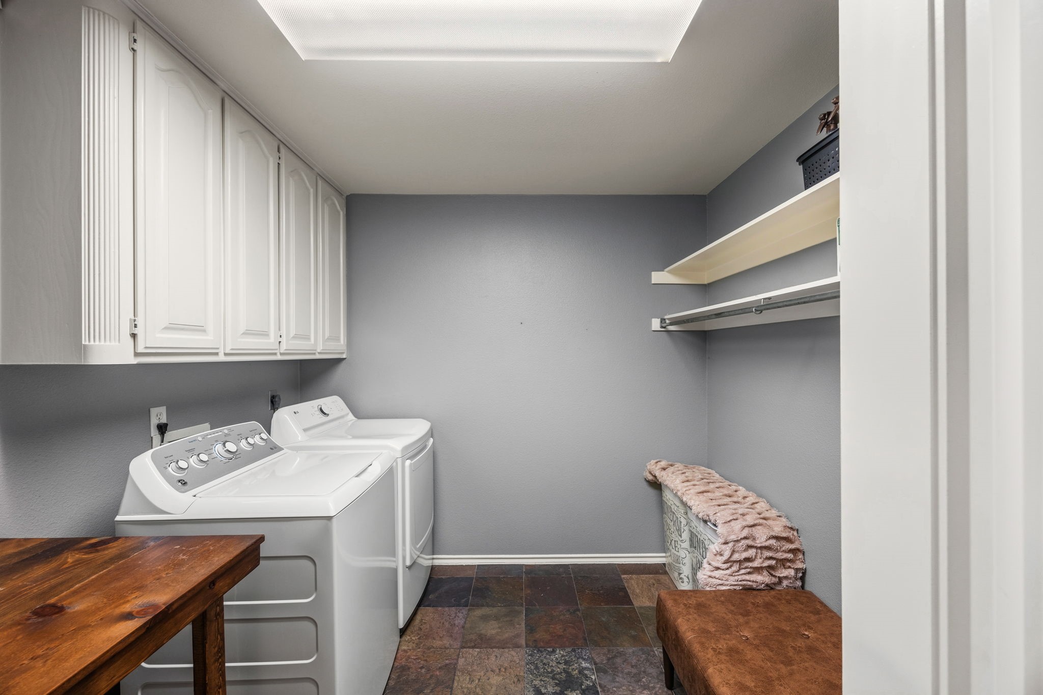 3 Meadowcreek Drive