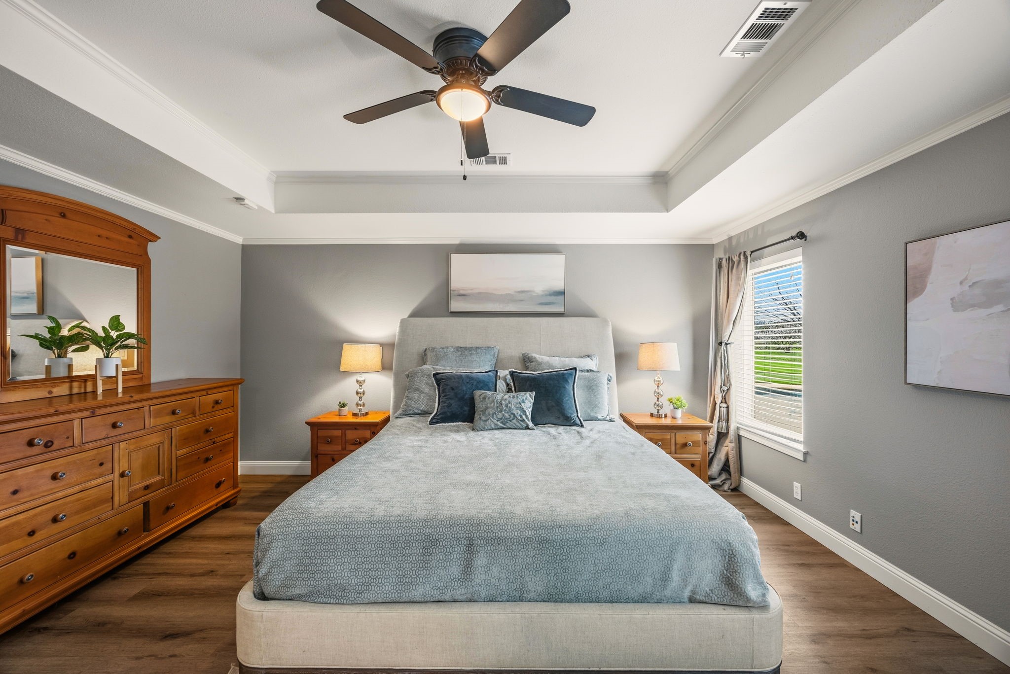 3 Meadowcreek Drive