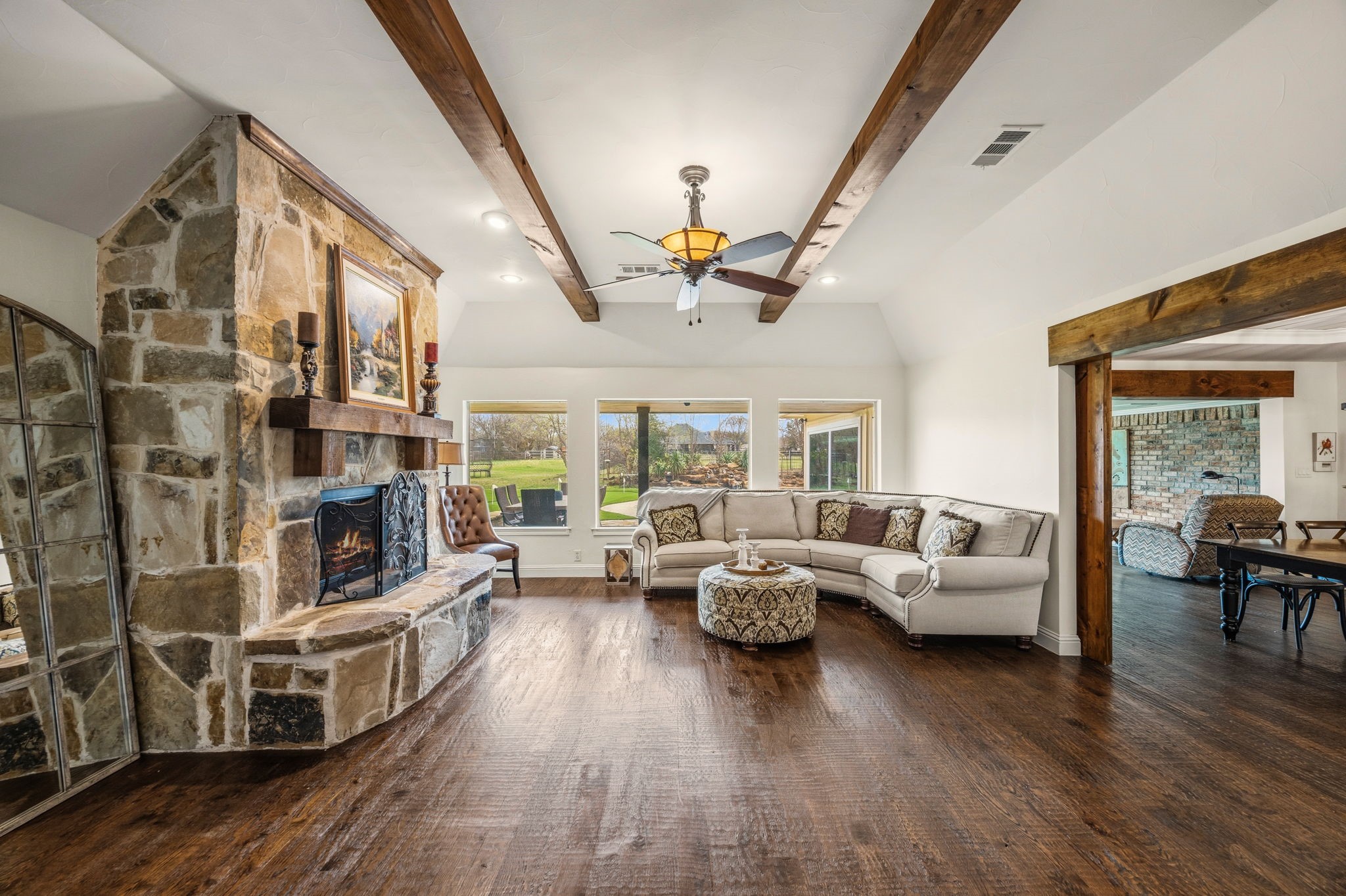 3 Meadowcreek Drive