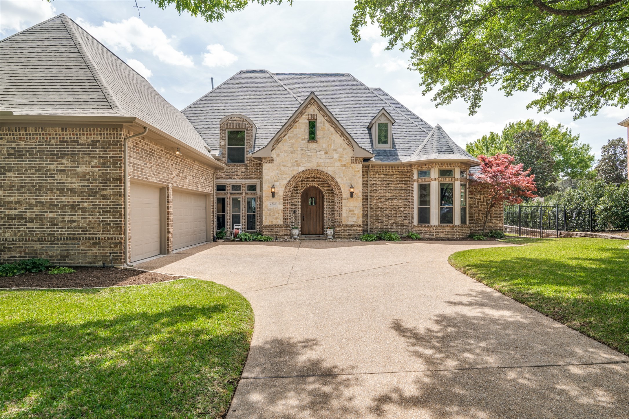 2332 Fairway Circle