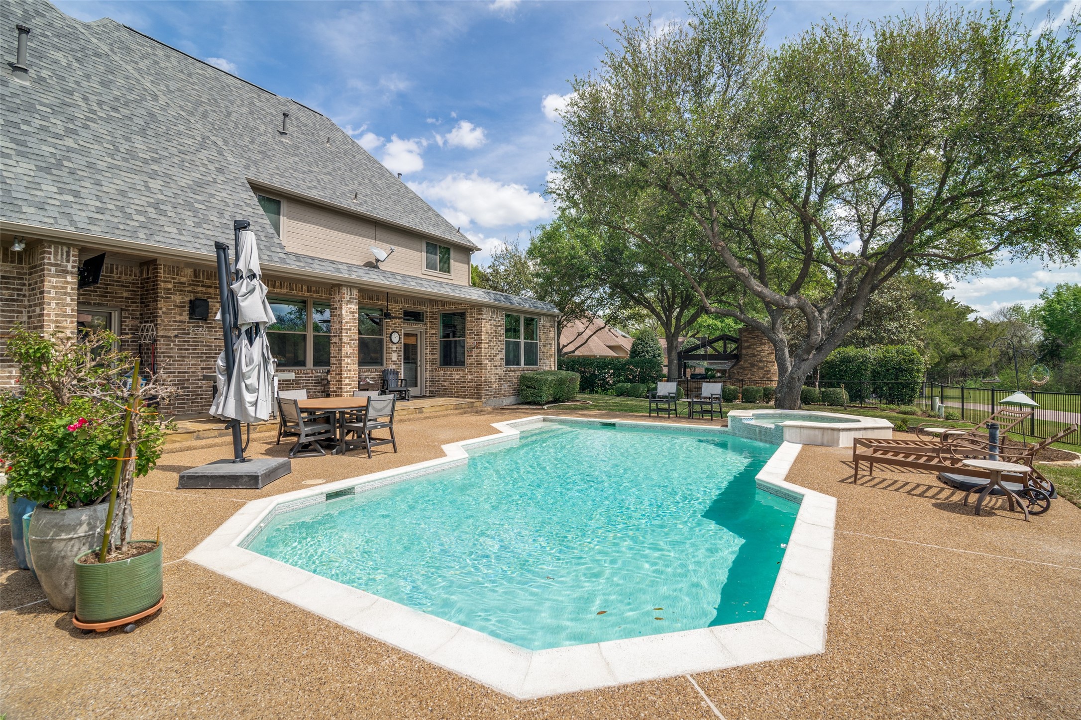 2332 Fairway Circle