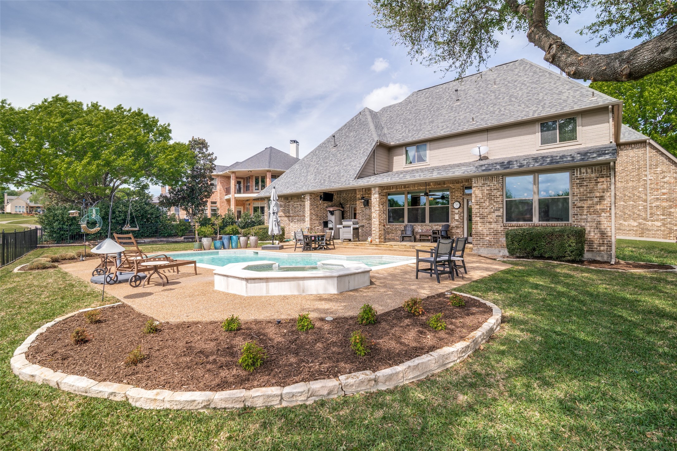 2332 Fairway Circle
