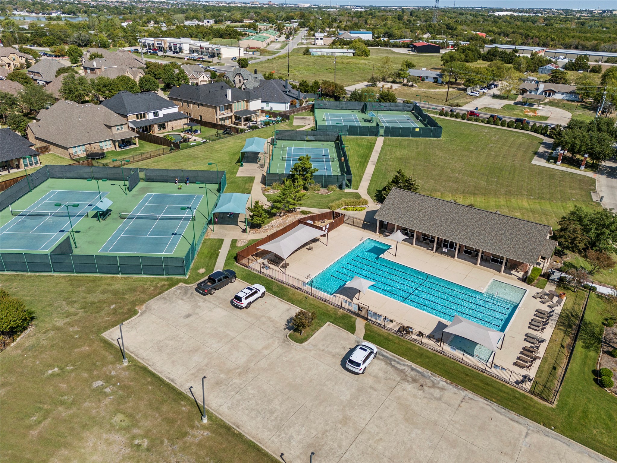 912 Country Club Drive