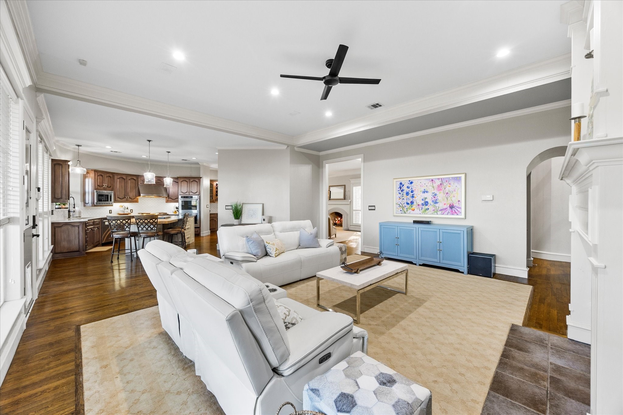 912 Country Club Drive